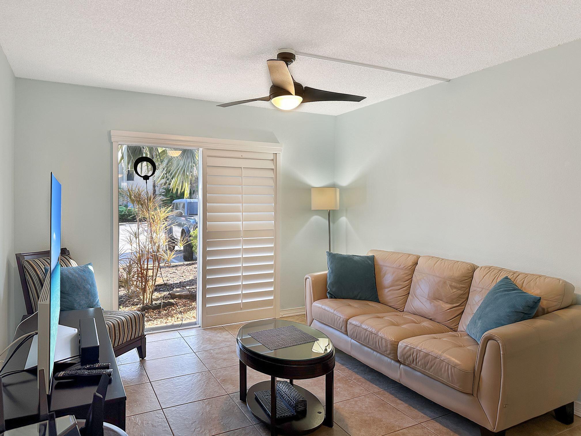 5232 NE 6th Avenue E24, Fort Lauderdale, FL 33334, Fort Lauderdale - Photo 3