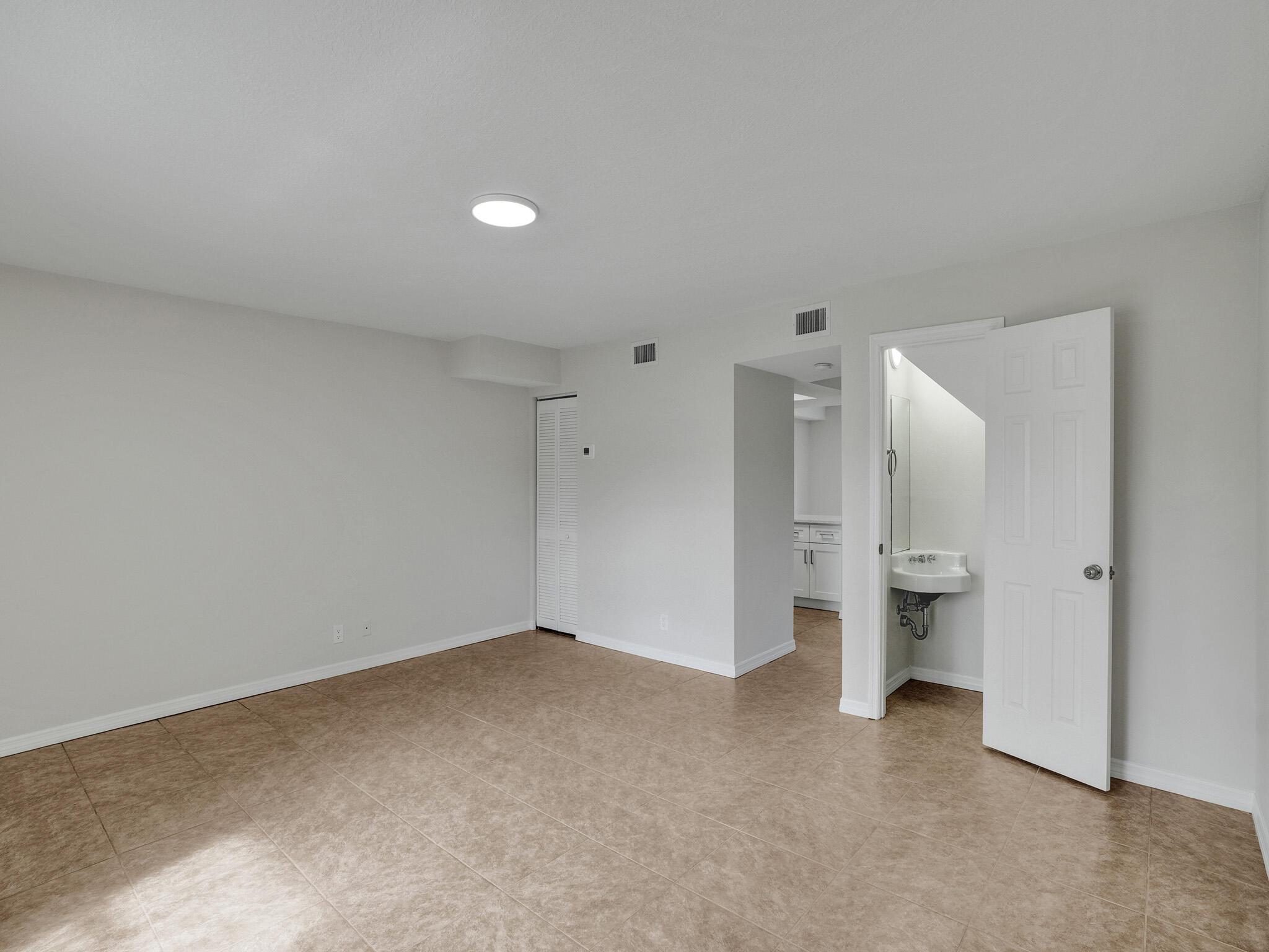 8503 NW 35th Court 5, Coral Springs, FL 33065, Coral Springs - Photo 4