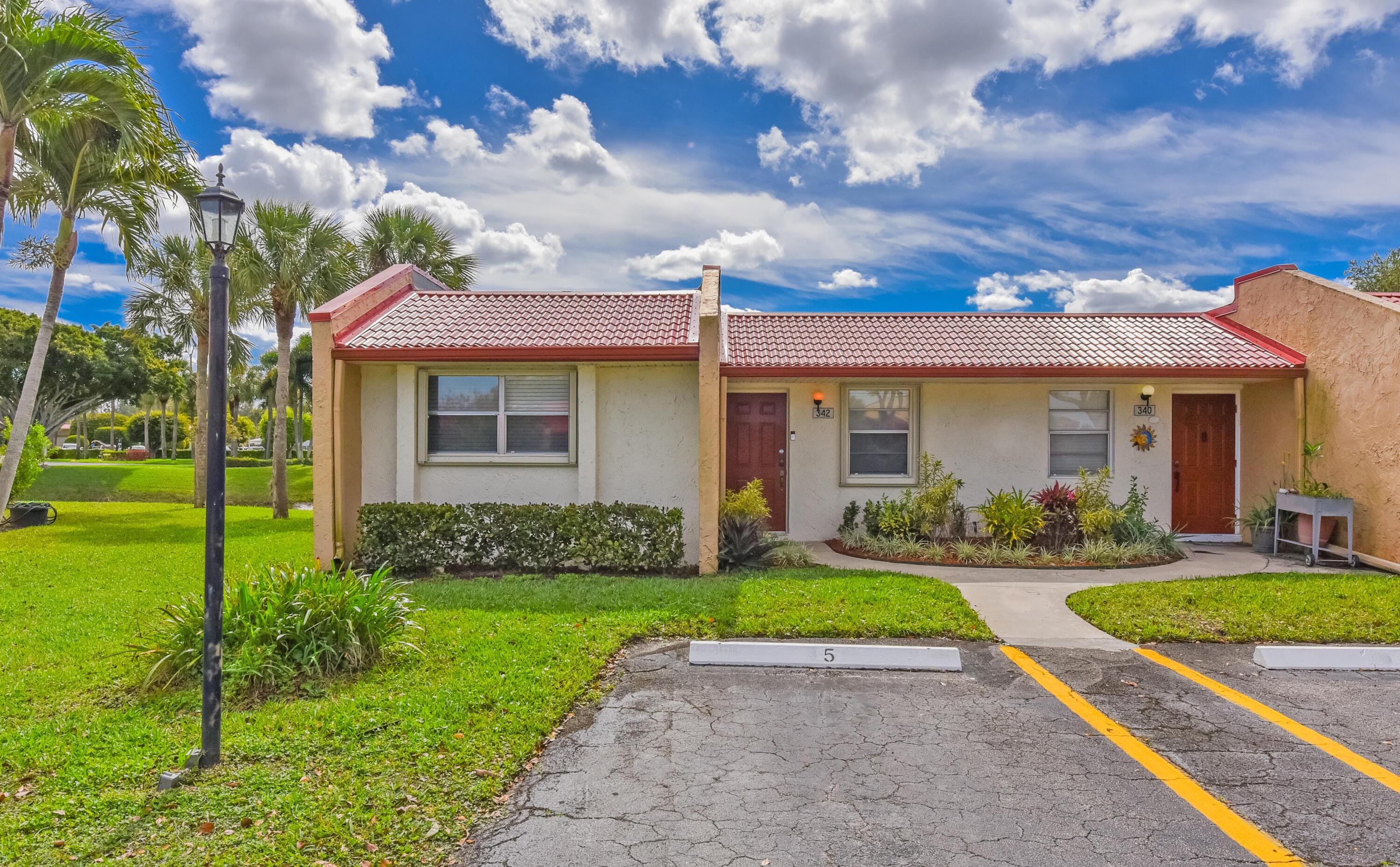 342 Lake Evelyn Drive, West Palm Beach, FL 33411, West Palm Beach - Photo 3