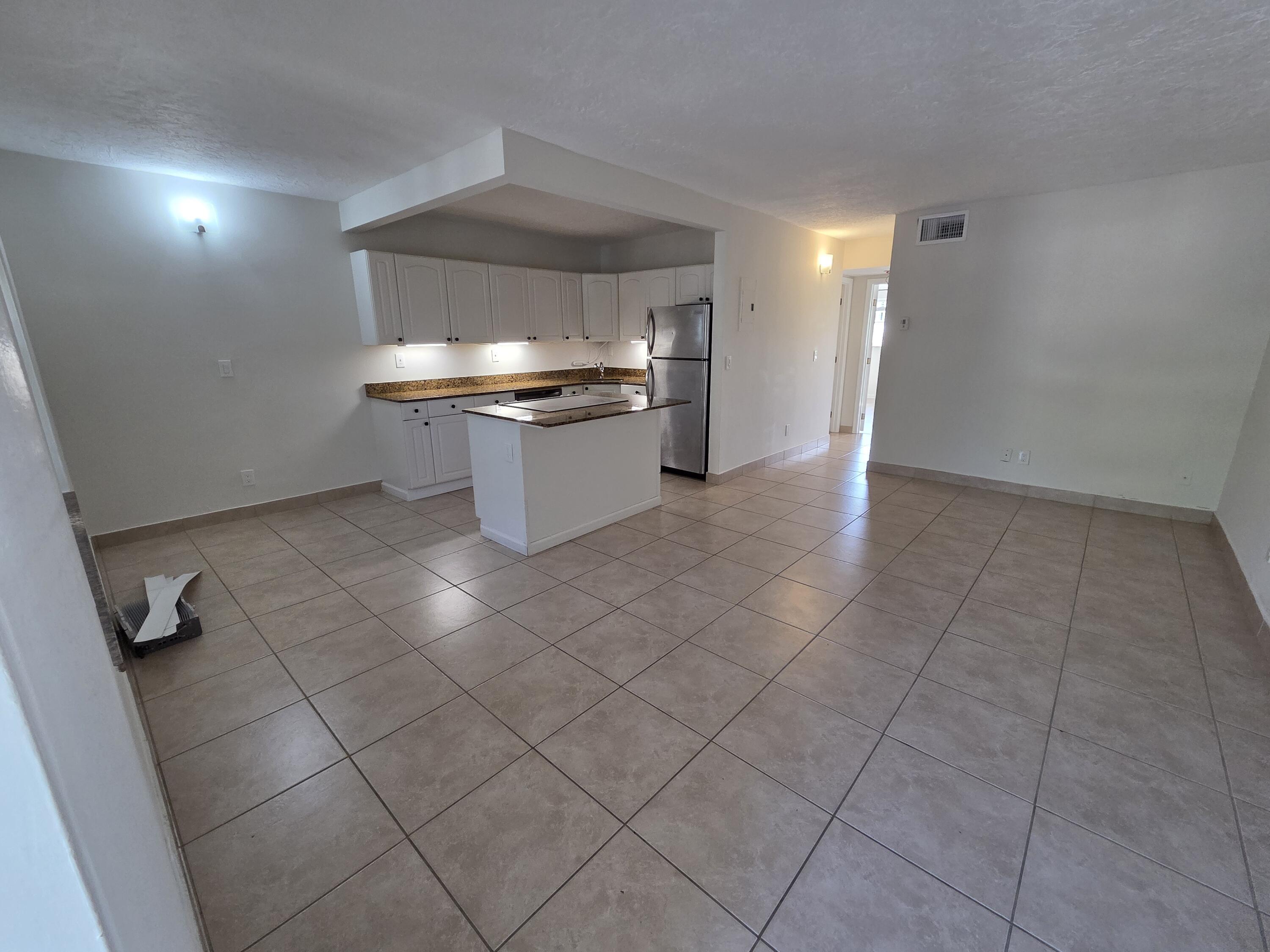 1414 NE 5th Terrace 10, Fort Lauderdale, FL 33304, Fort Lauderdale - Photo 2