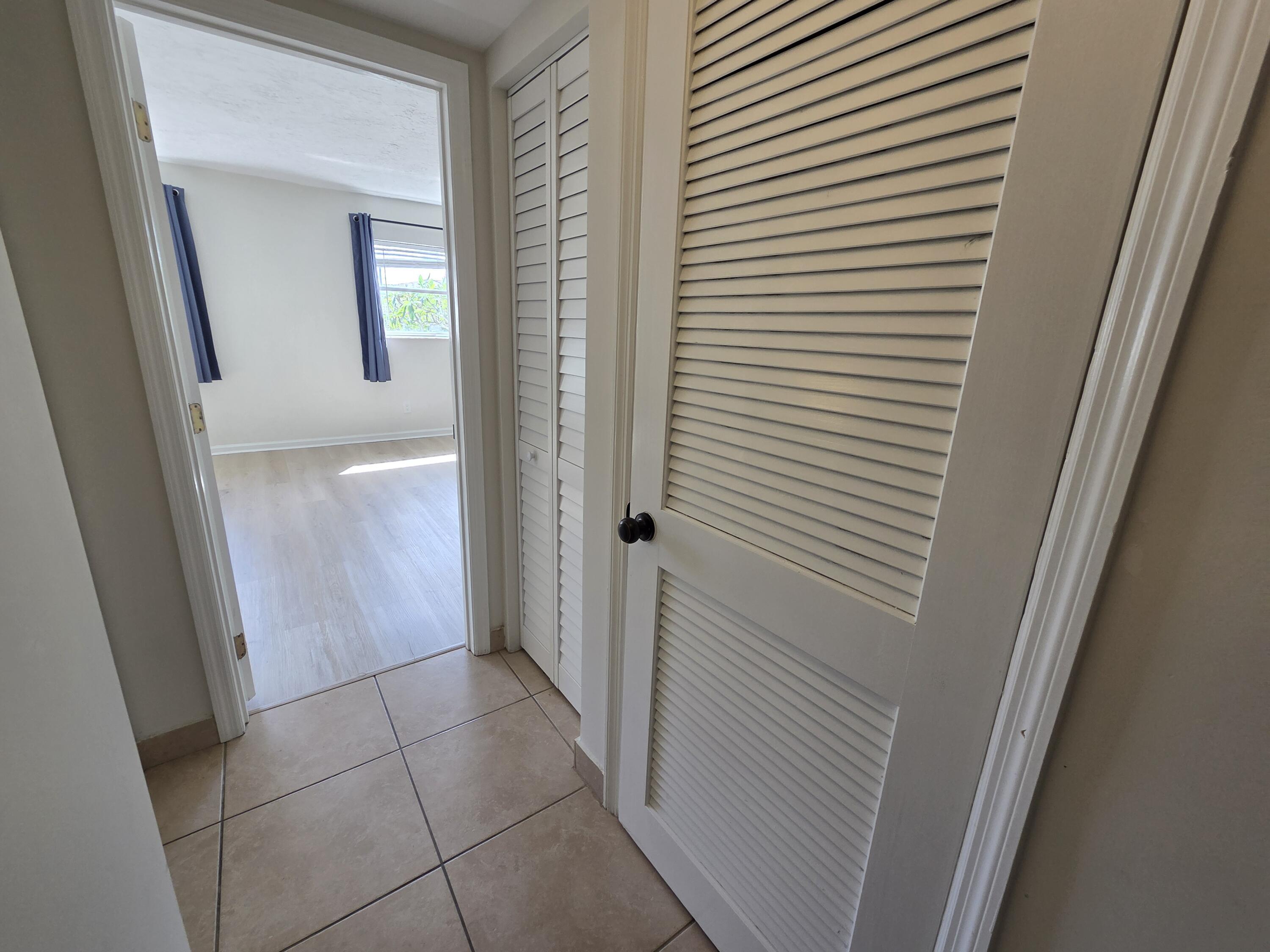 1414 NE 5th Terrace 10, Fort Lauderdale, FL 33304, Fort Lauderdale - Photo 5