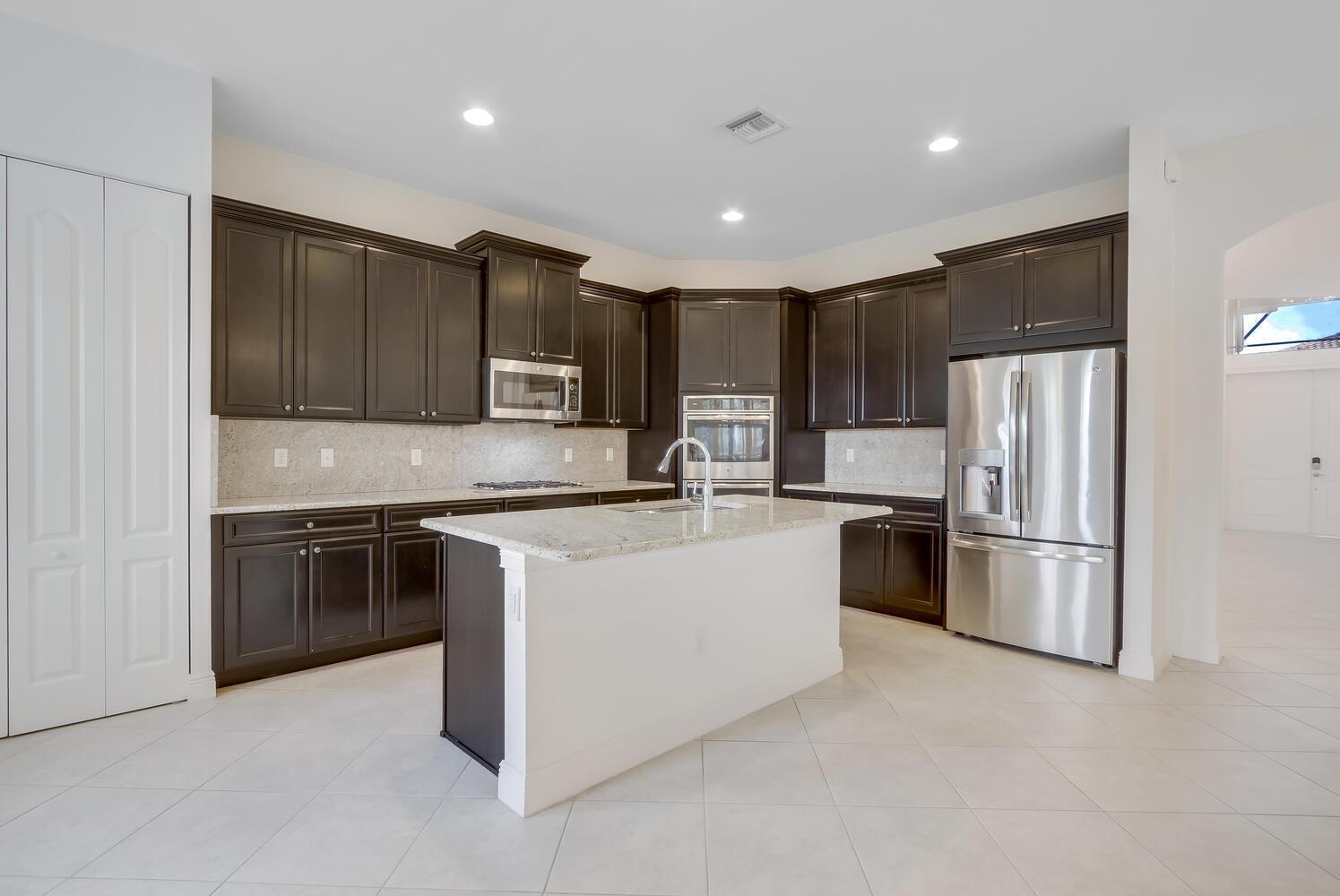 9761 S Miralago Way, Parkland, FL 33076, Parkland - Photo 3
