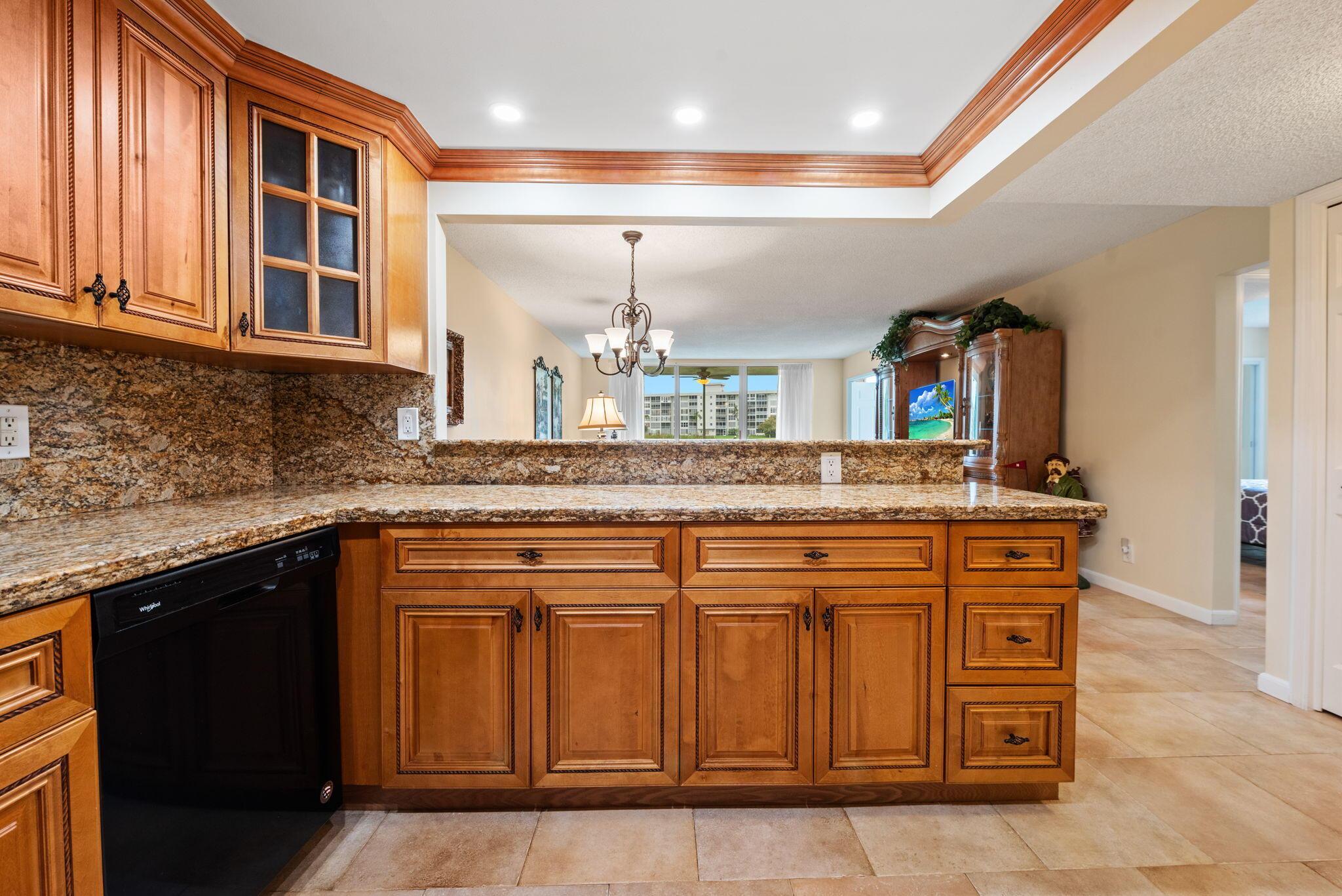 2651 S Palm Aire Drive 101, Pompano Beach, FL 33069, Pompano Beach - Photo 4