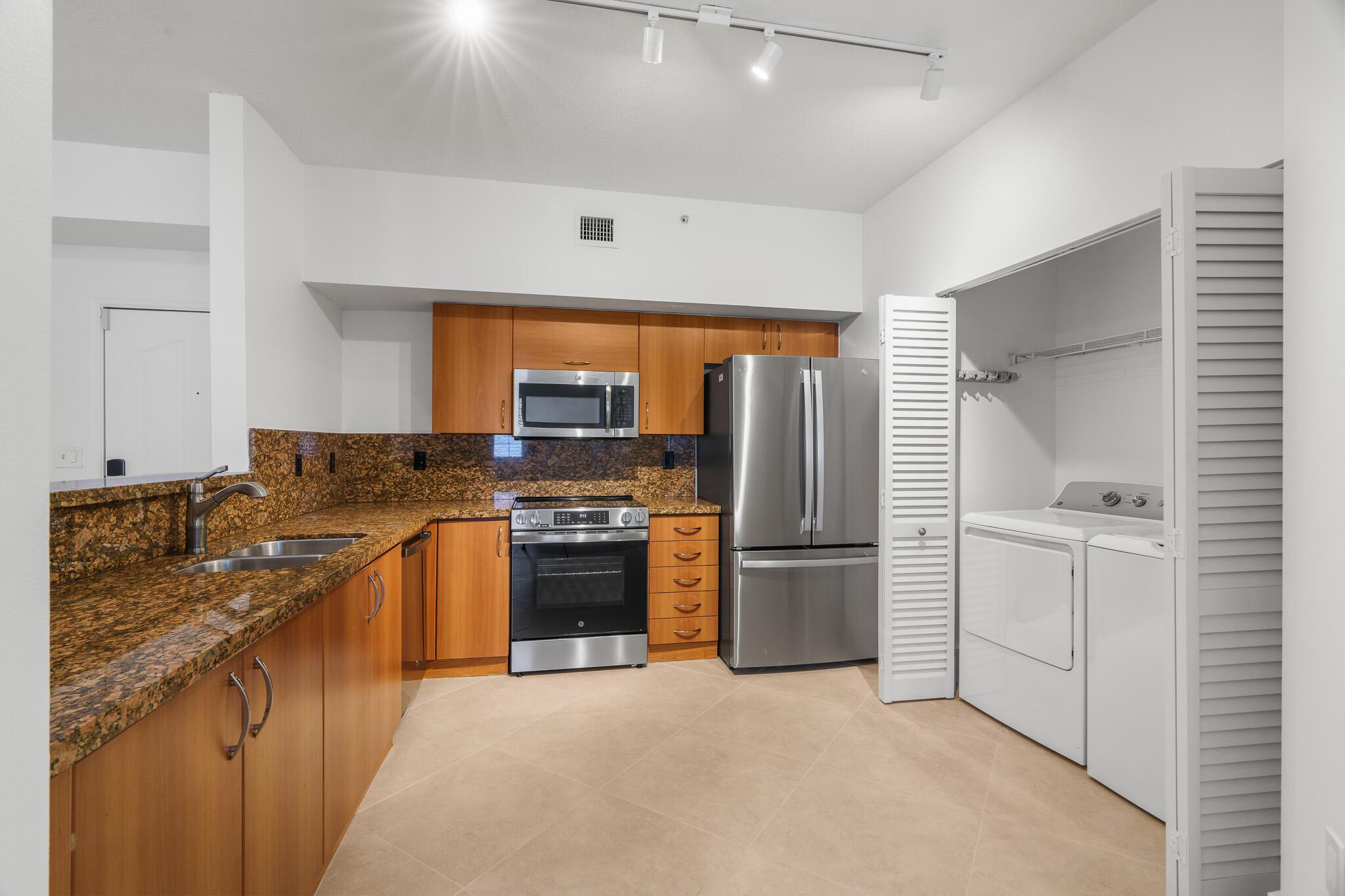 250 NE 3rd Avenue 1207, Delray Beach, FL 33444, Delray Beach - Photo 2