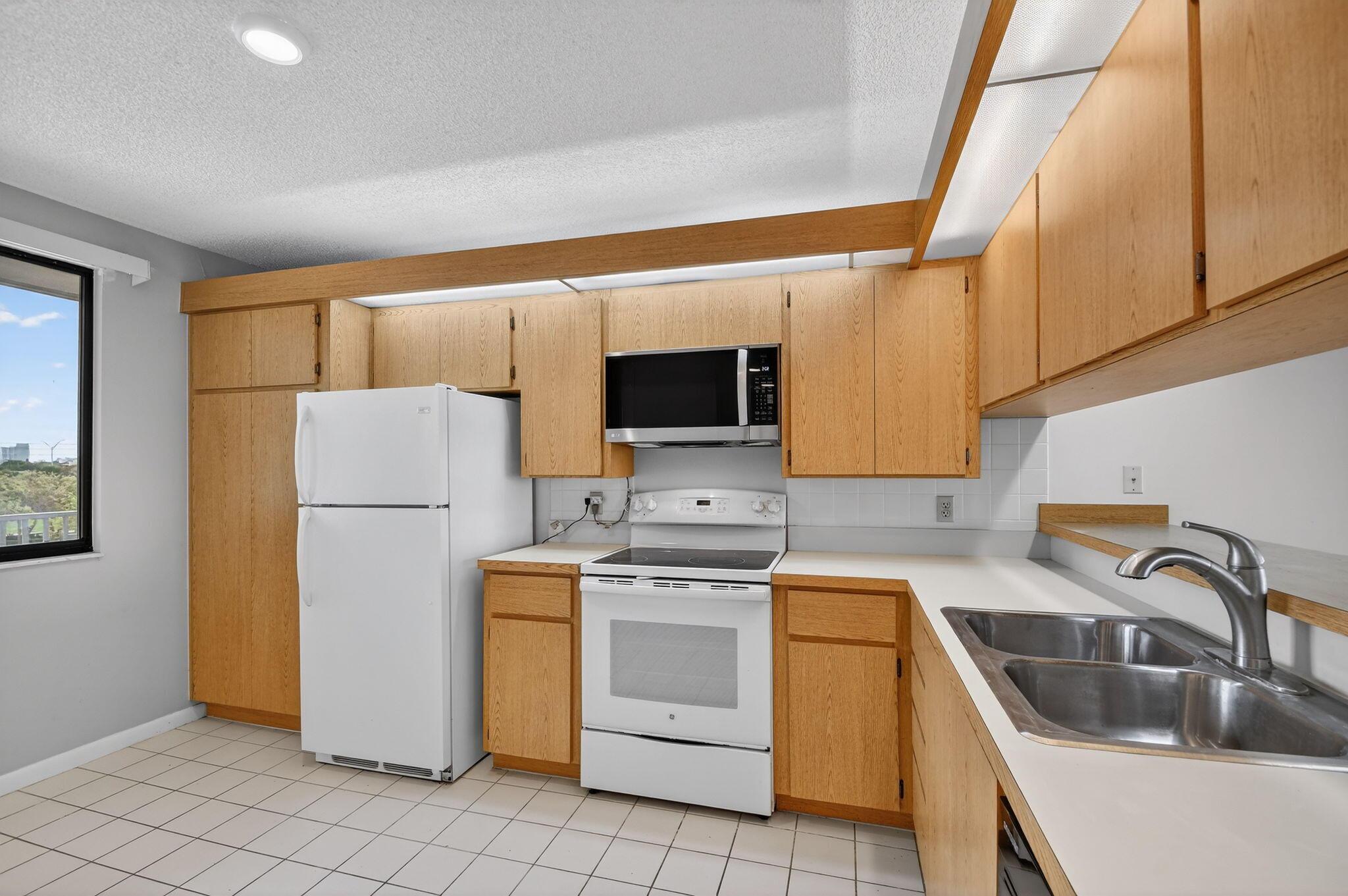 2421 Village Boulevard 406, West Palm Beach, FL 33409, West Palm Beach - Photo 4