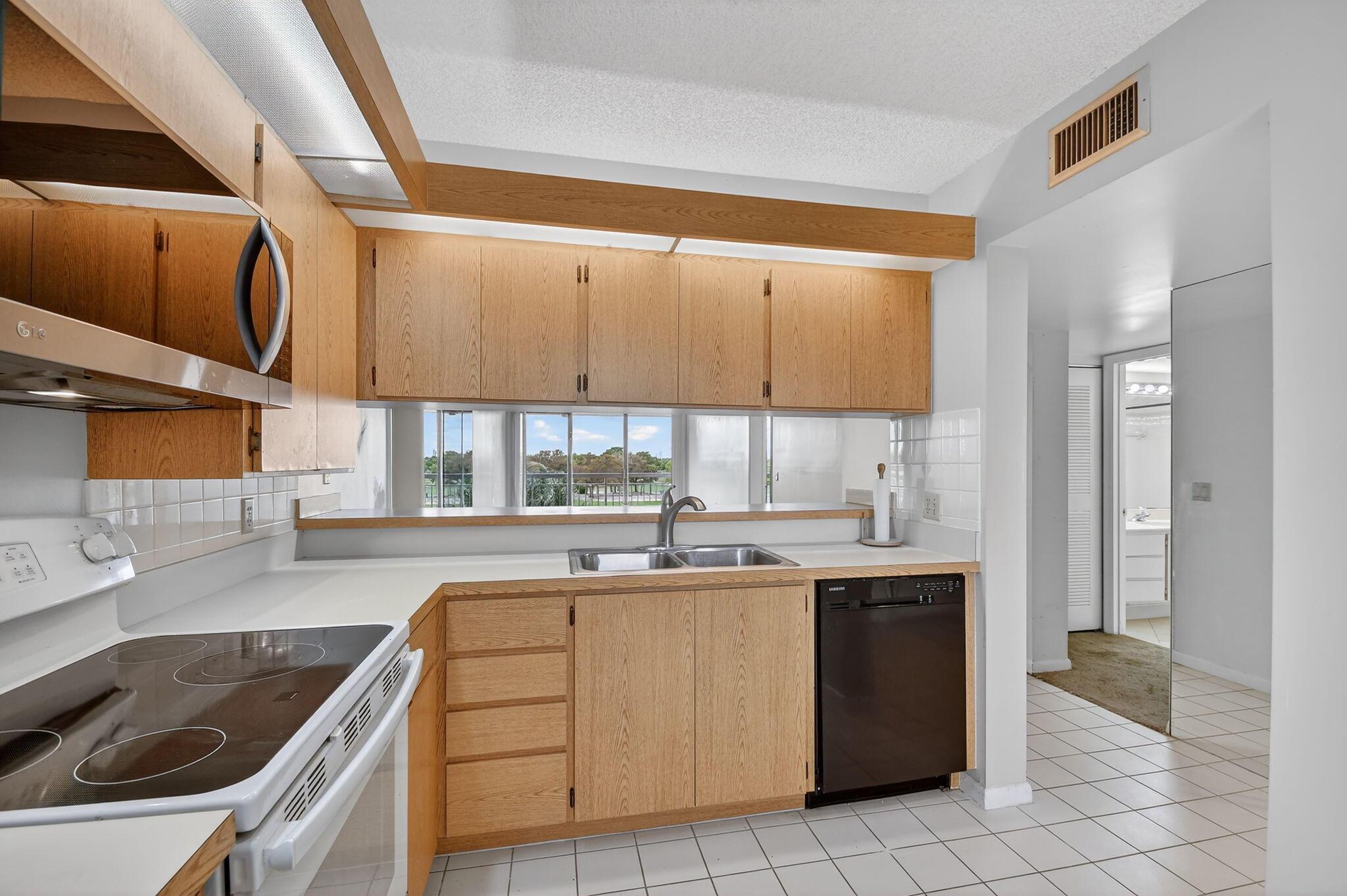 2421 Village Boulevard 406, West Palm Beach, FL 33409, West Palm Beach - Photo 5