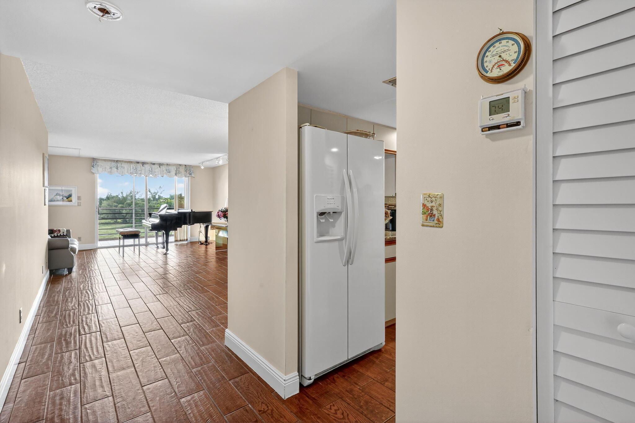5340 NW 2nd Avenue 421, Boca Raton, FL 33487, Boca Raton - Photo 2