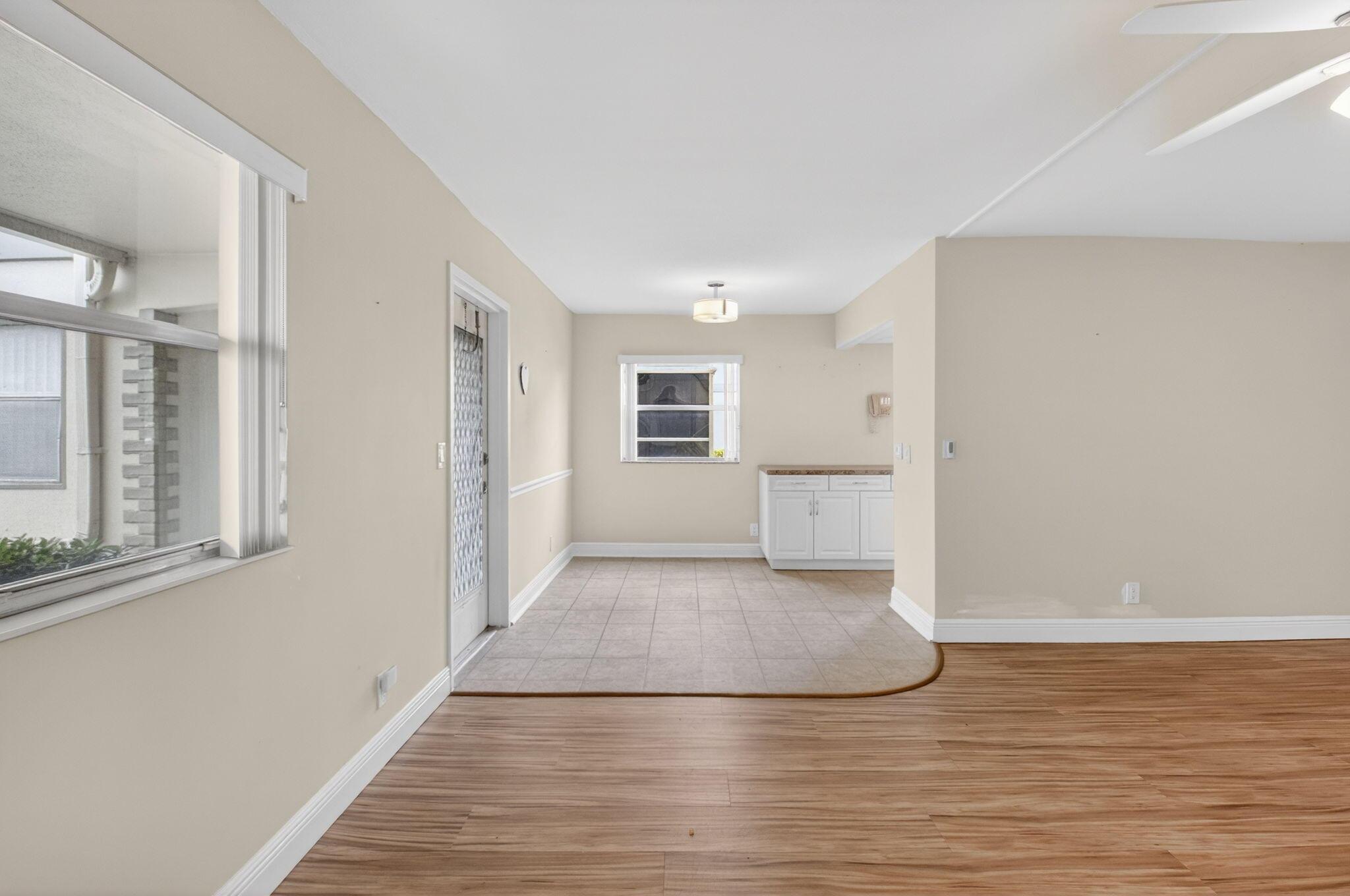 204 Flanders E, Delray Beach, FL 33484, Delray Beach - Photo 3