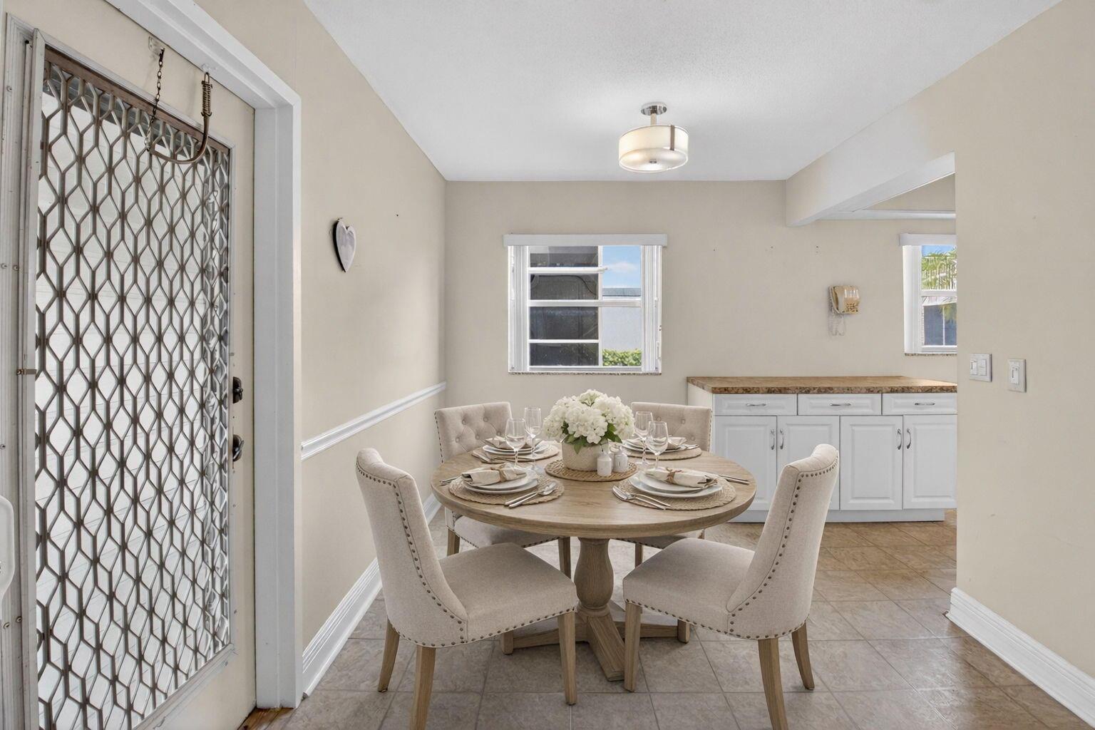 204 Flanders E, Delray Beach, FL 33484, Delray Beach - Photo 4