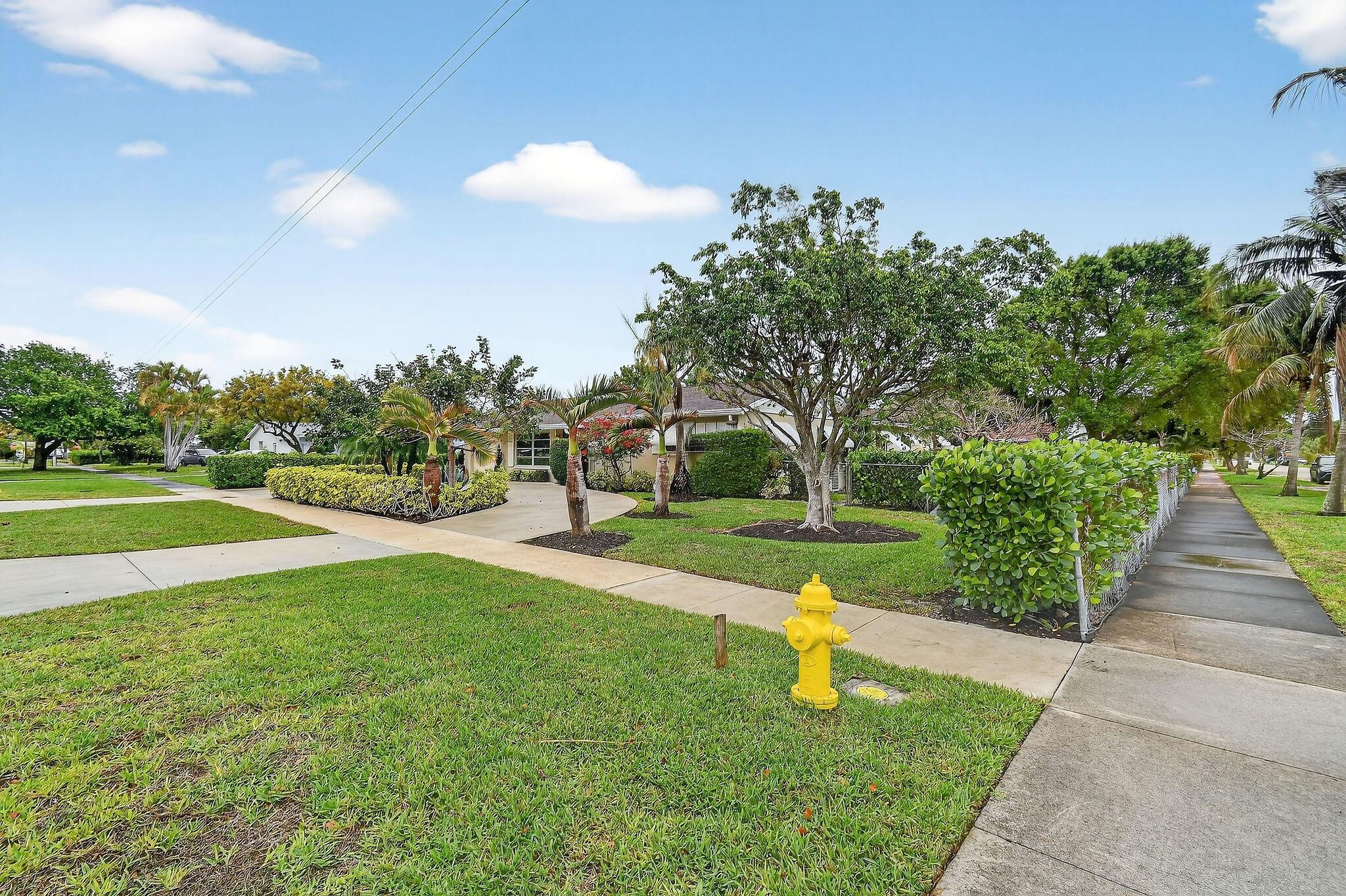 807 5th Street, Lake Park, FL 33403, Lake Park - Photo 4