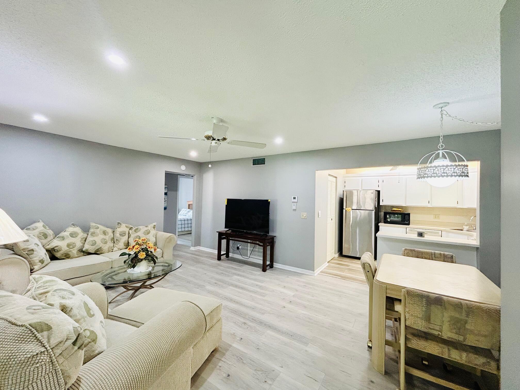 408 Pine Glen Lane C-2, Greenacres, FL 33463, Greenacres - Photo 3