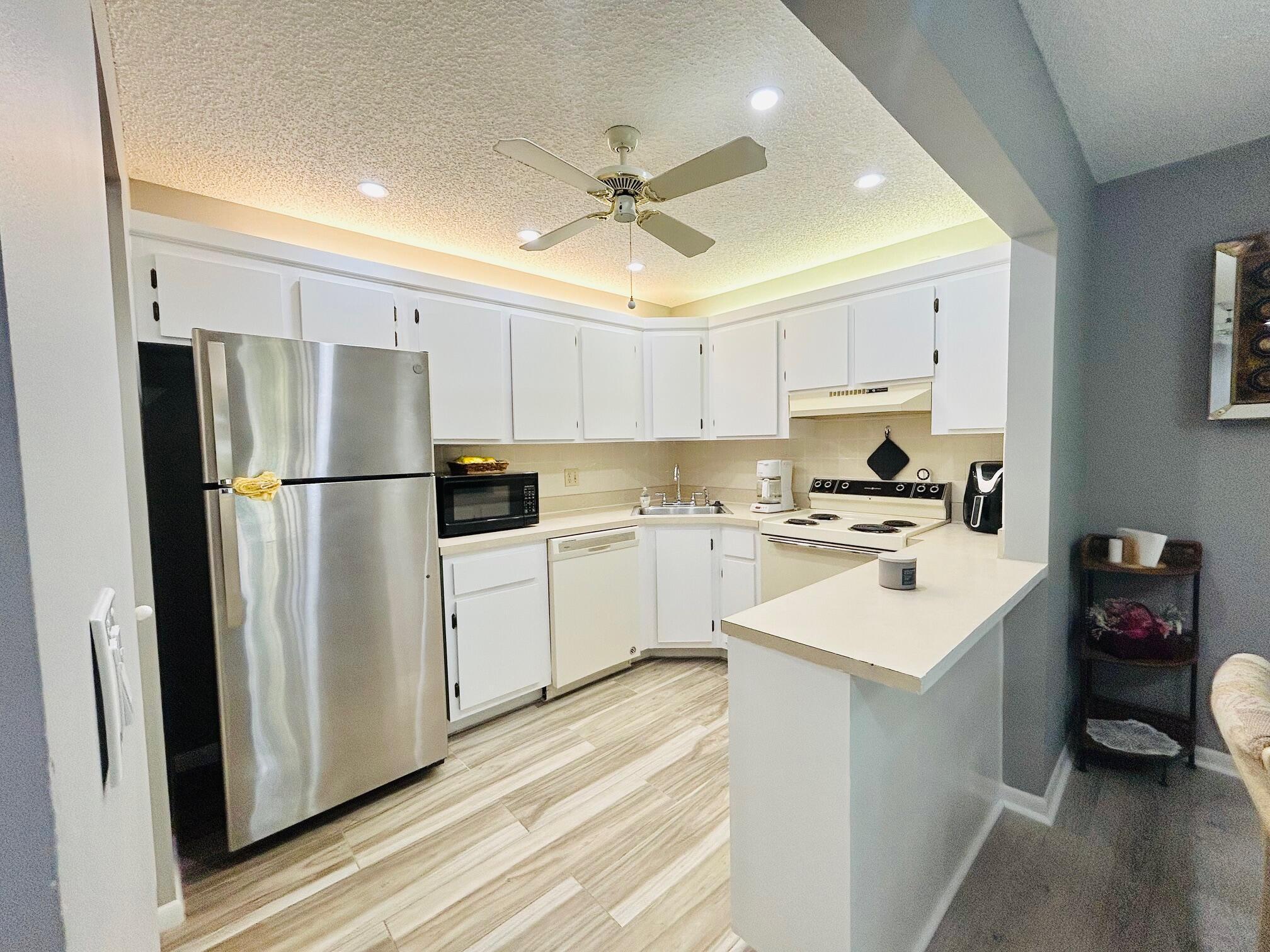 408 Pine Glen Lane C-2, Greenacres, FL 33463, Greenacres - Photo 4