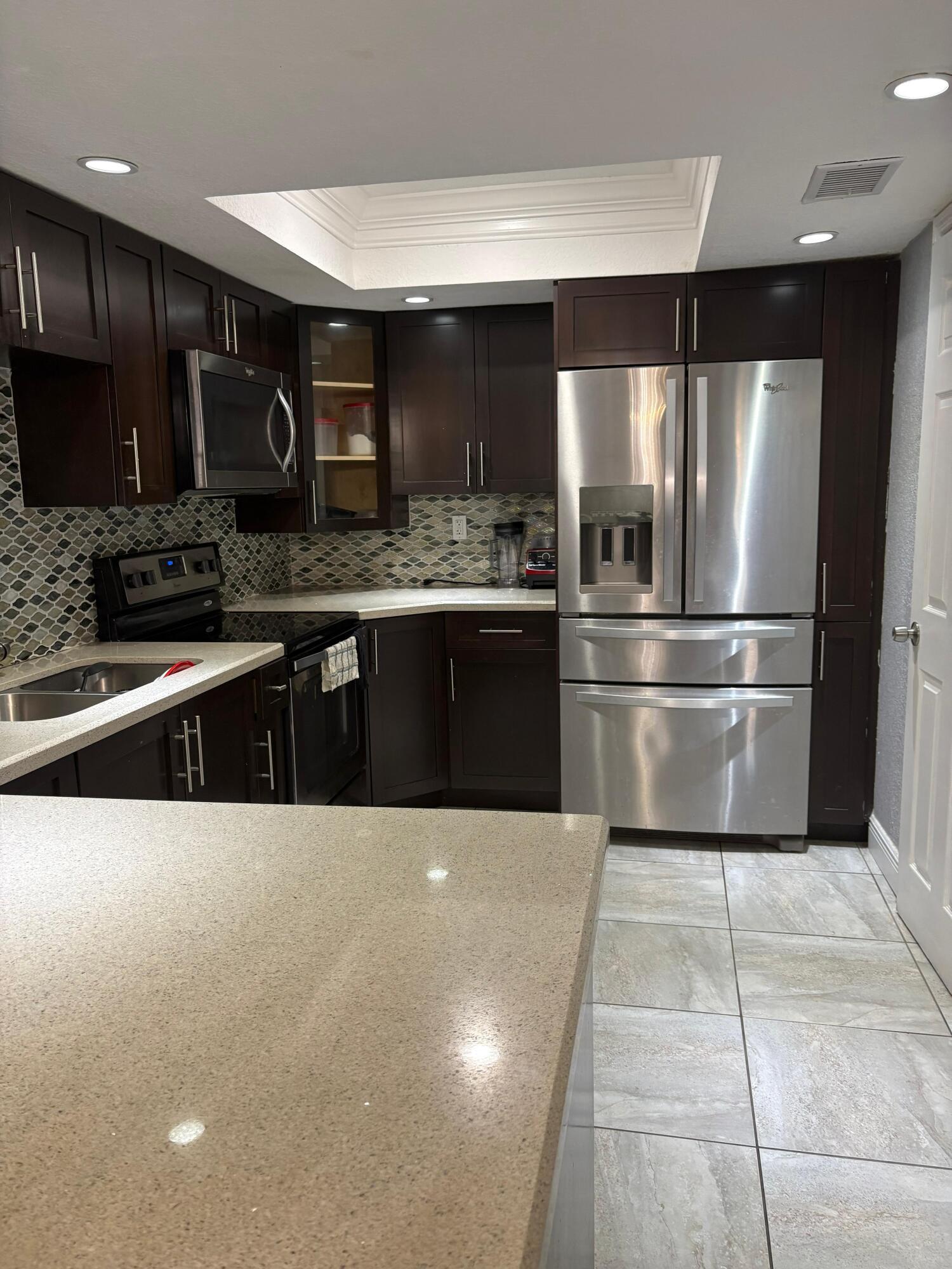 , Tamarac - Photo 3