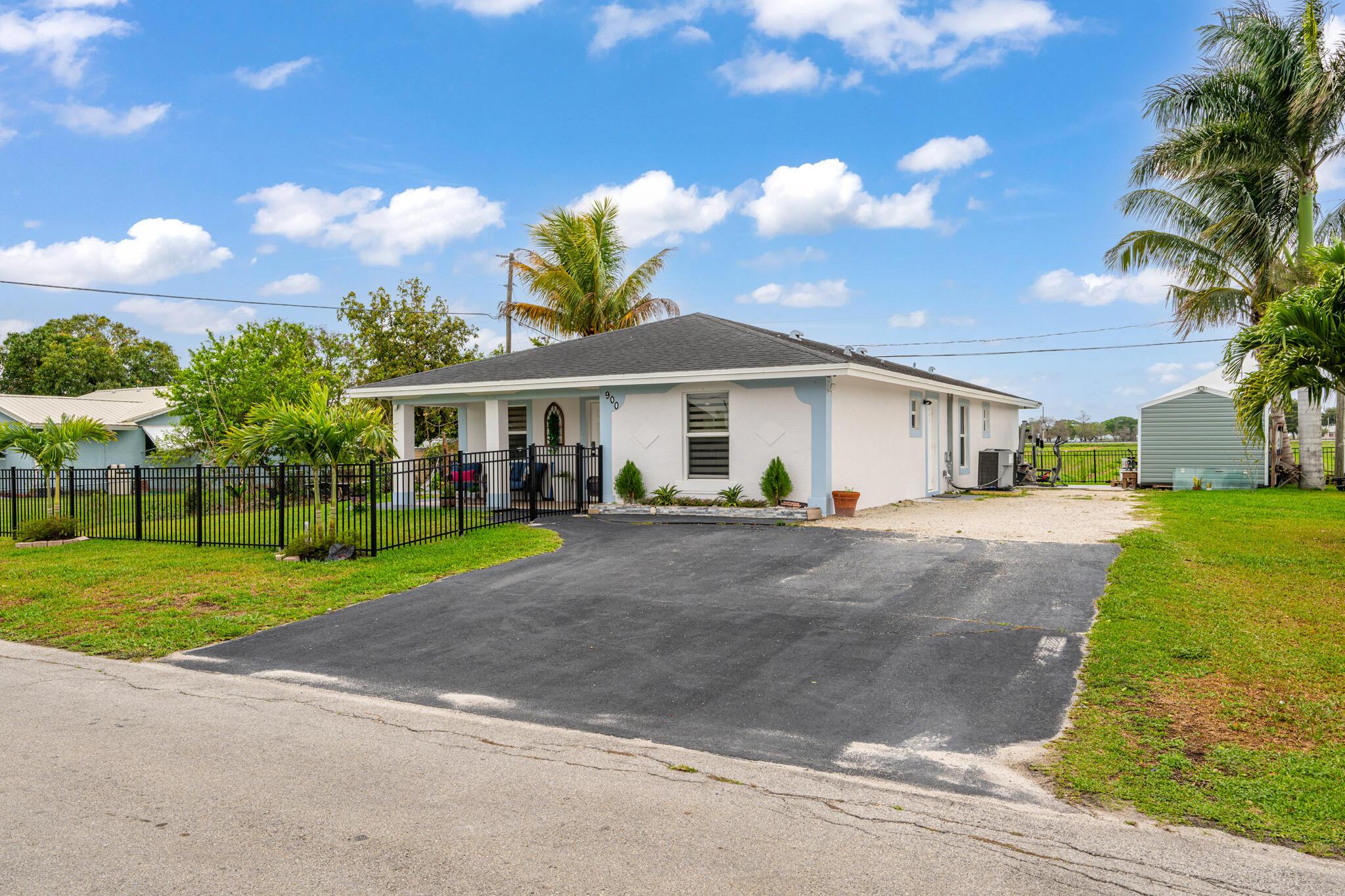 900 SW 12th Street, Belle Glade, FL 33430, Belle Glade - Photo 2