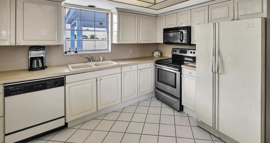 907 Marina Drive 401, North Palm Beach, FL 33408, North Palm Beach - Photo 3