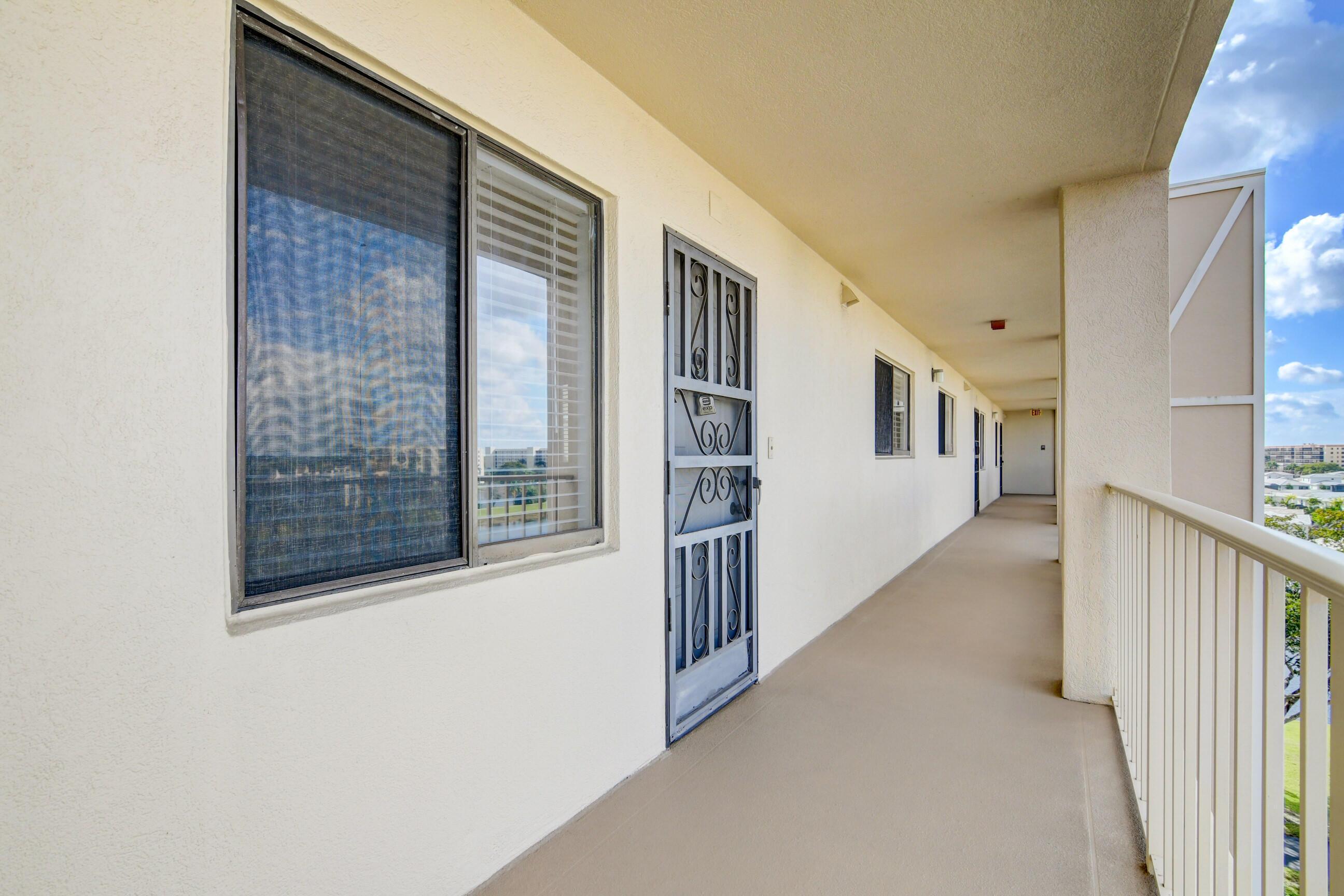 14426 Amberly Lane 706, Delray Beach, FL 33446, Delray Beach - Photo 3