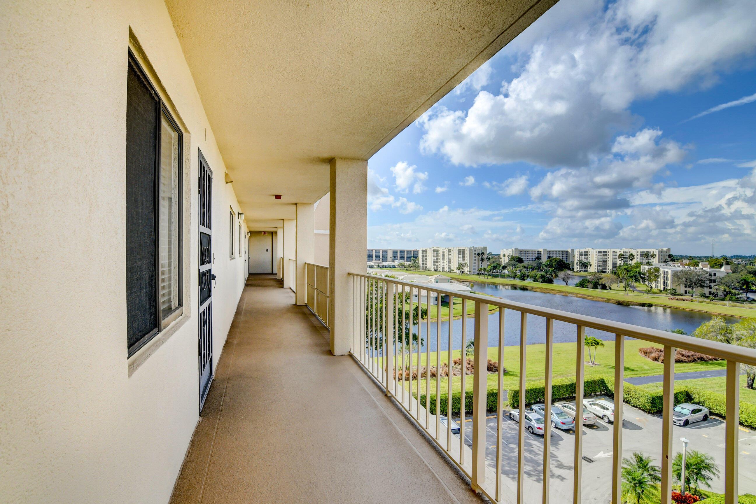 14426 Amberly Lane 706, Delray Beach, FL 33446, Delray Beach - Photo 4