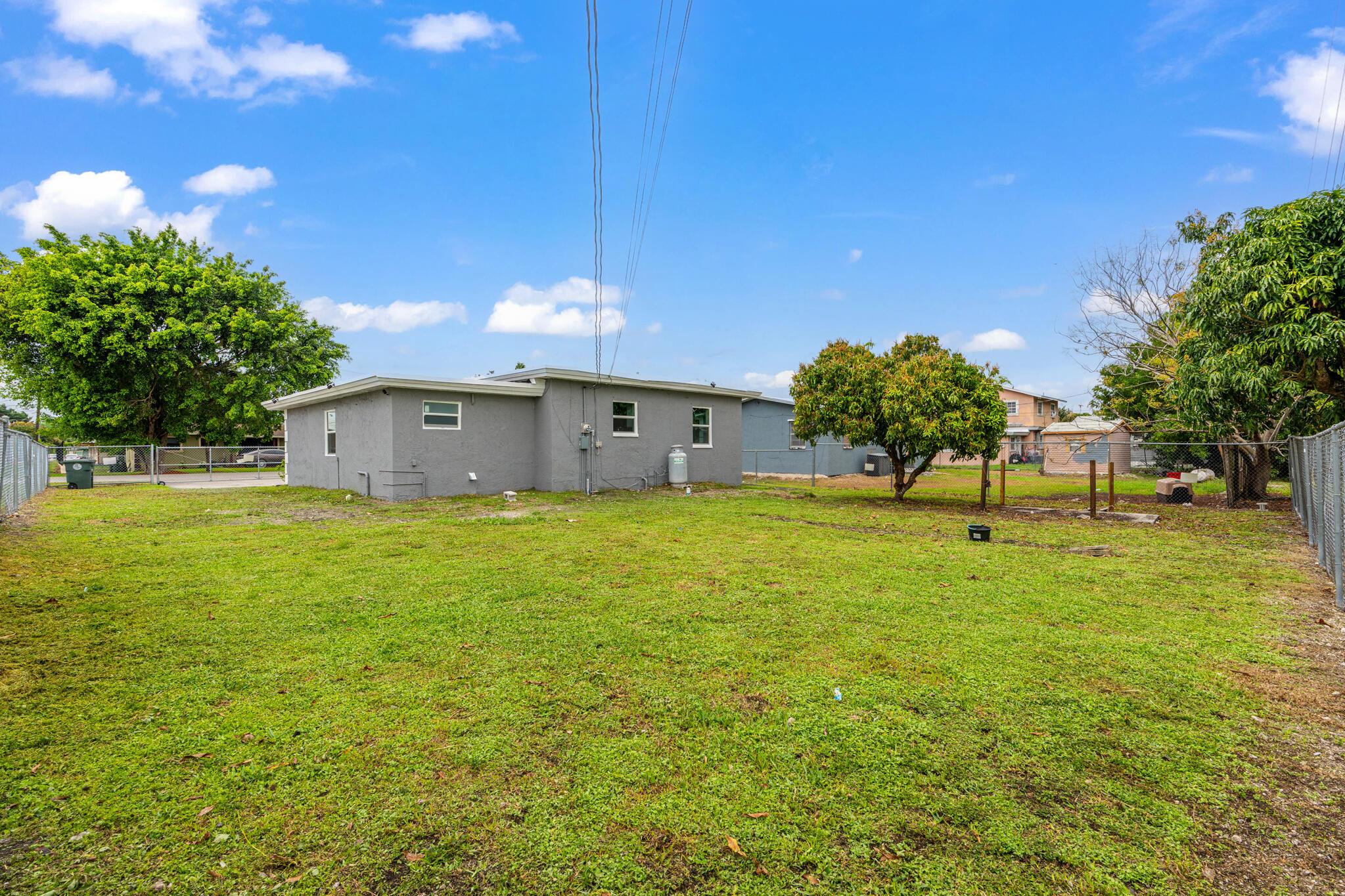 217 NW 14th Street, Belle Glade, FL 33430, Belle Glade - Photo 4