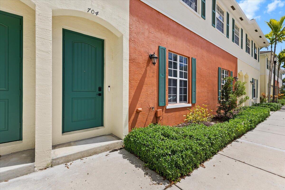 704 SW 2nd Avenue, Pompano Beach, FL 33060, Pompano Beach - Photo 2