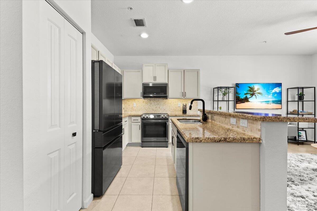 704 SW 2nd Avenue, Pompano Beach, FL 33060, Pompano Beach - Photo 4