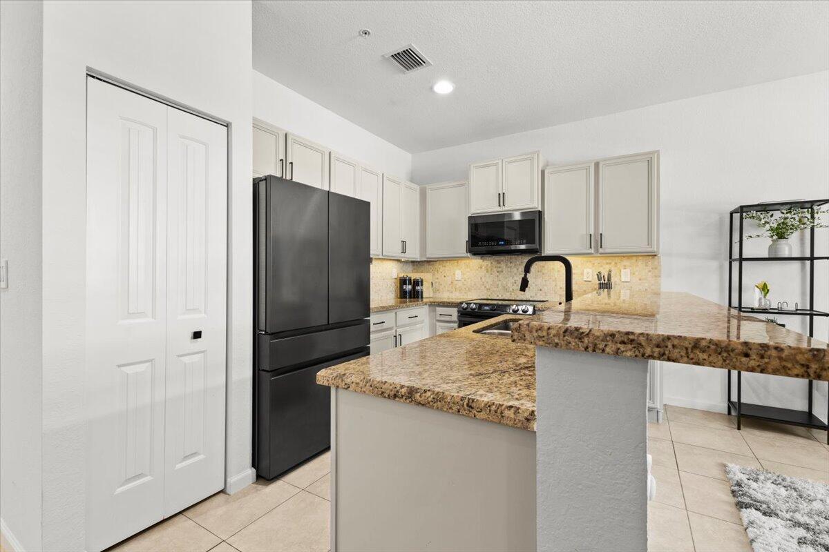 704 SW 2nd Avenue, Pompano Beach, FL 33060, Pompano Beach - Photo 5