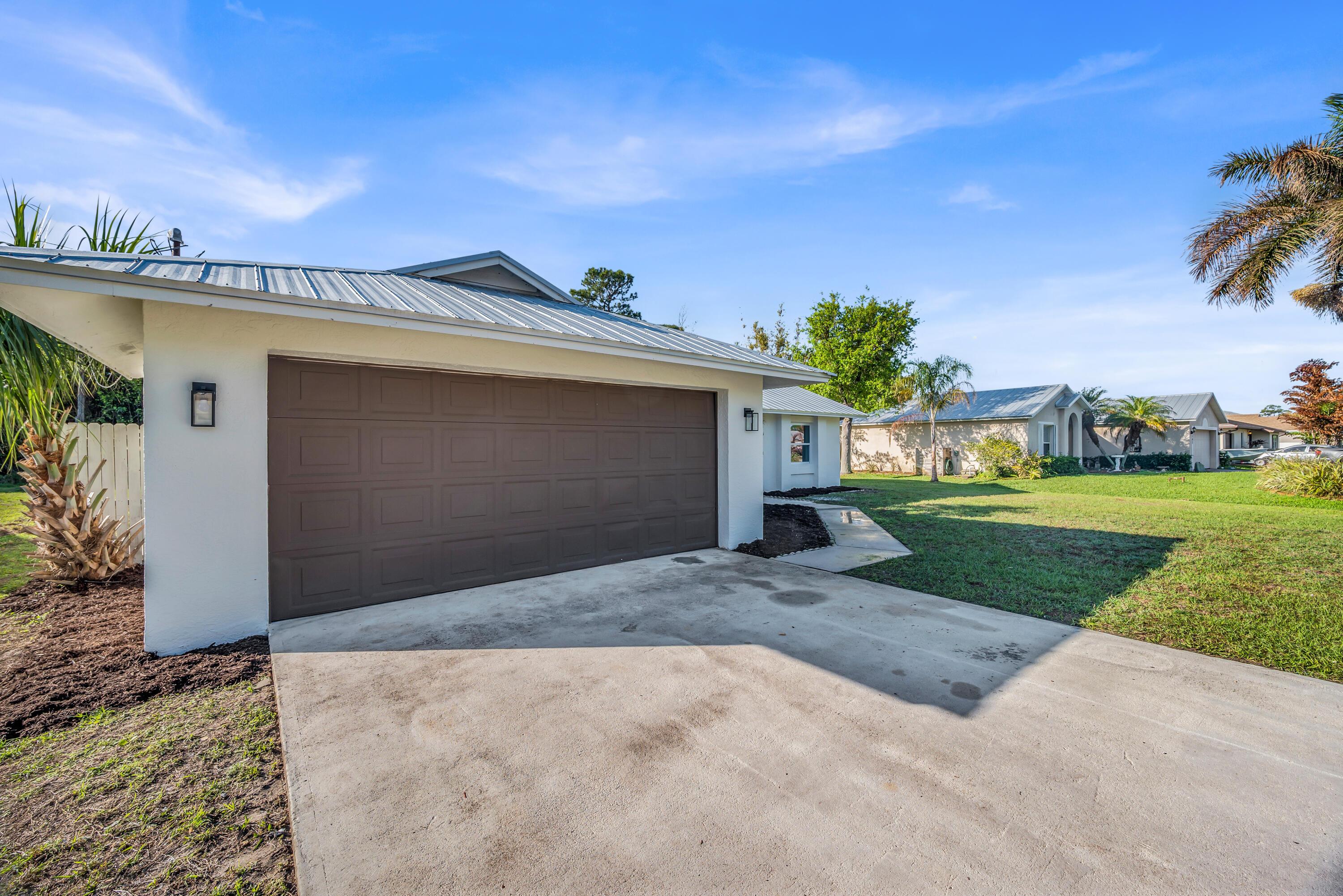2514 SE Alfonso Avenue, Port St. Lucie, FL 34952, Port St. Lucie - Photo 3