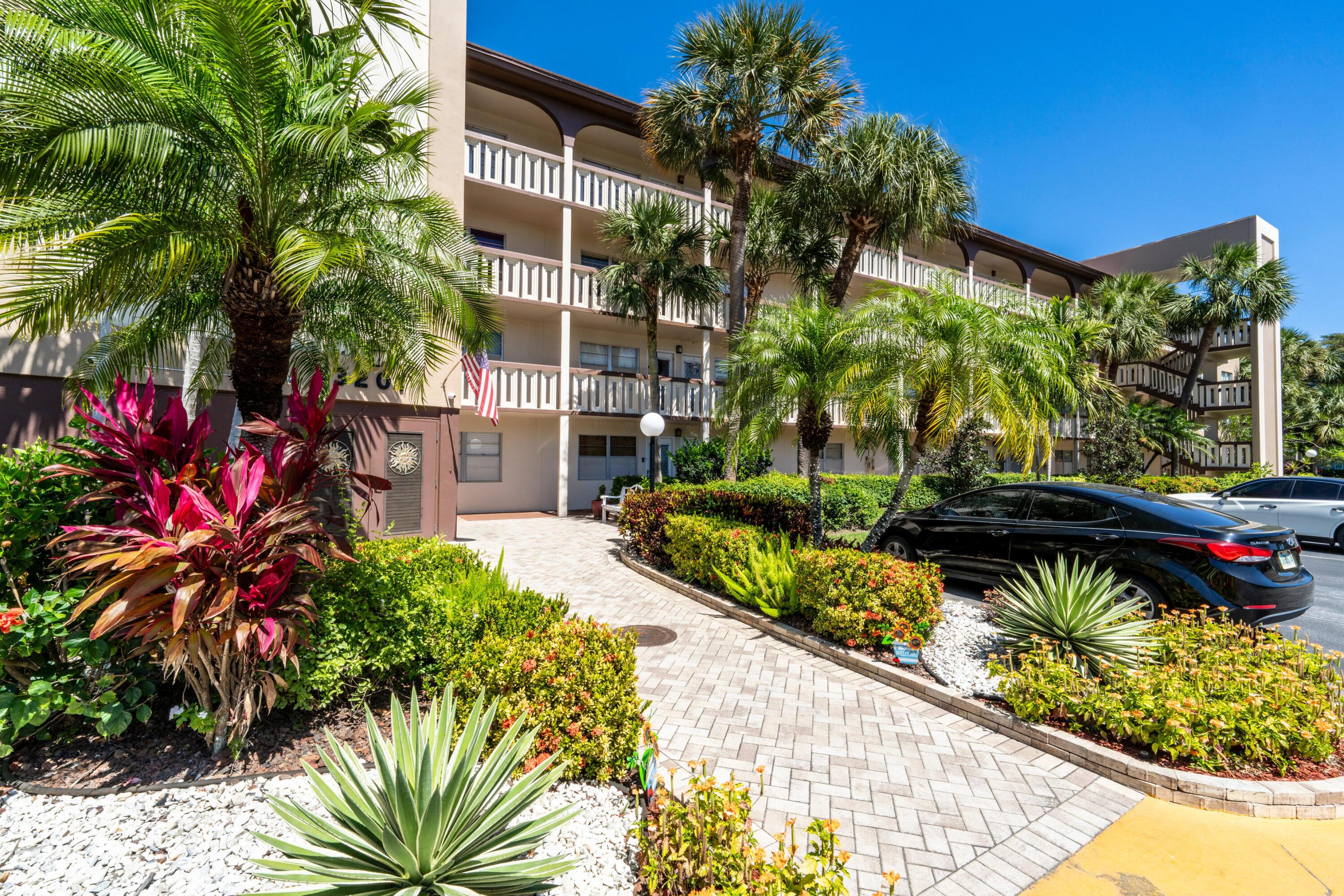 3201 Portofino Point D3, Coconut Creek, FL 33066, Coconut Creek - Photo 3