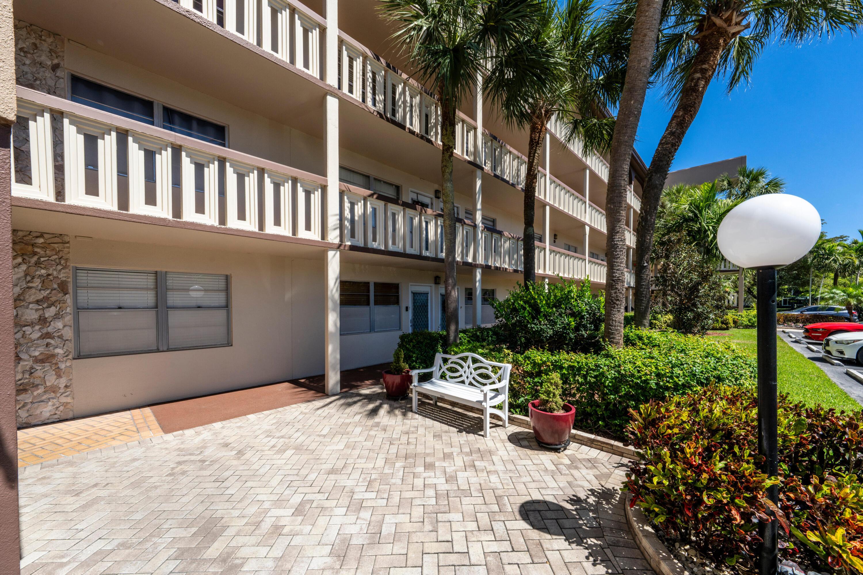 3201 Portofino Point D3, Coconut Creek, FL 33066, Coconut Creek - Photo 4