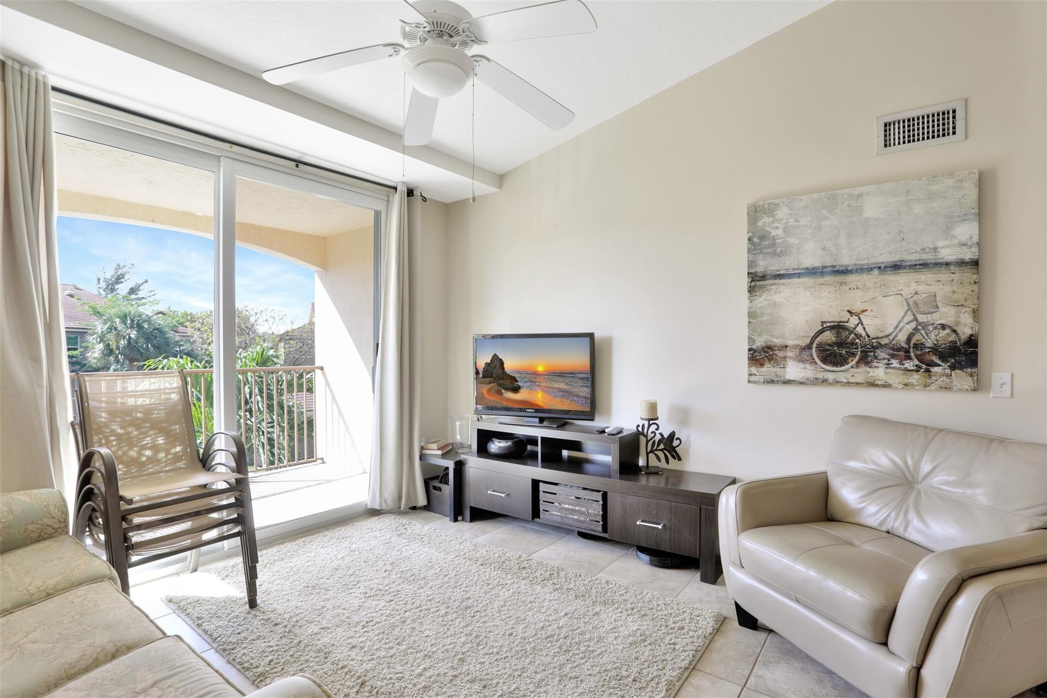 723 Villa Circle 723, Boynton Beach, FL 33435, Boynton Beach - Photo 2