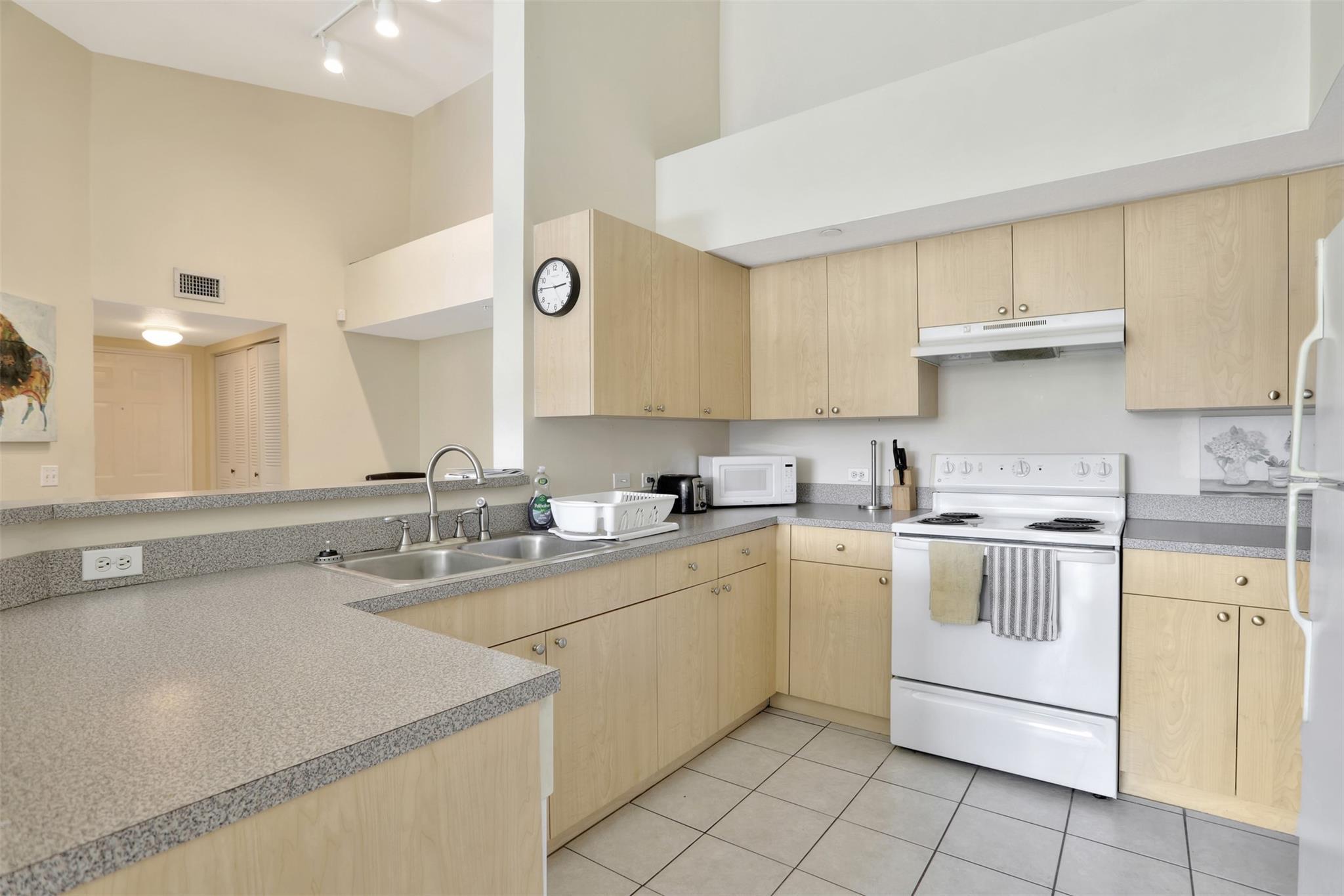 723 Villa Circle 723, Boynton Beach, FL 33435, Boynton Beach - Photo 3