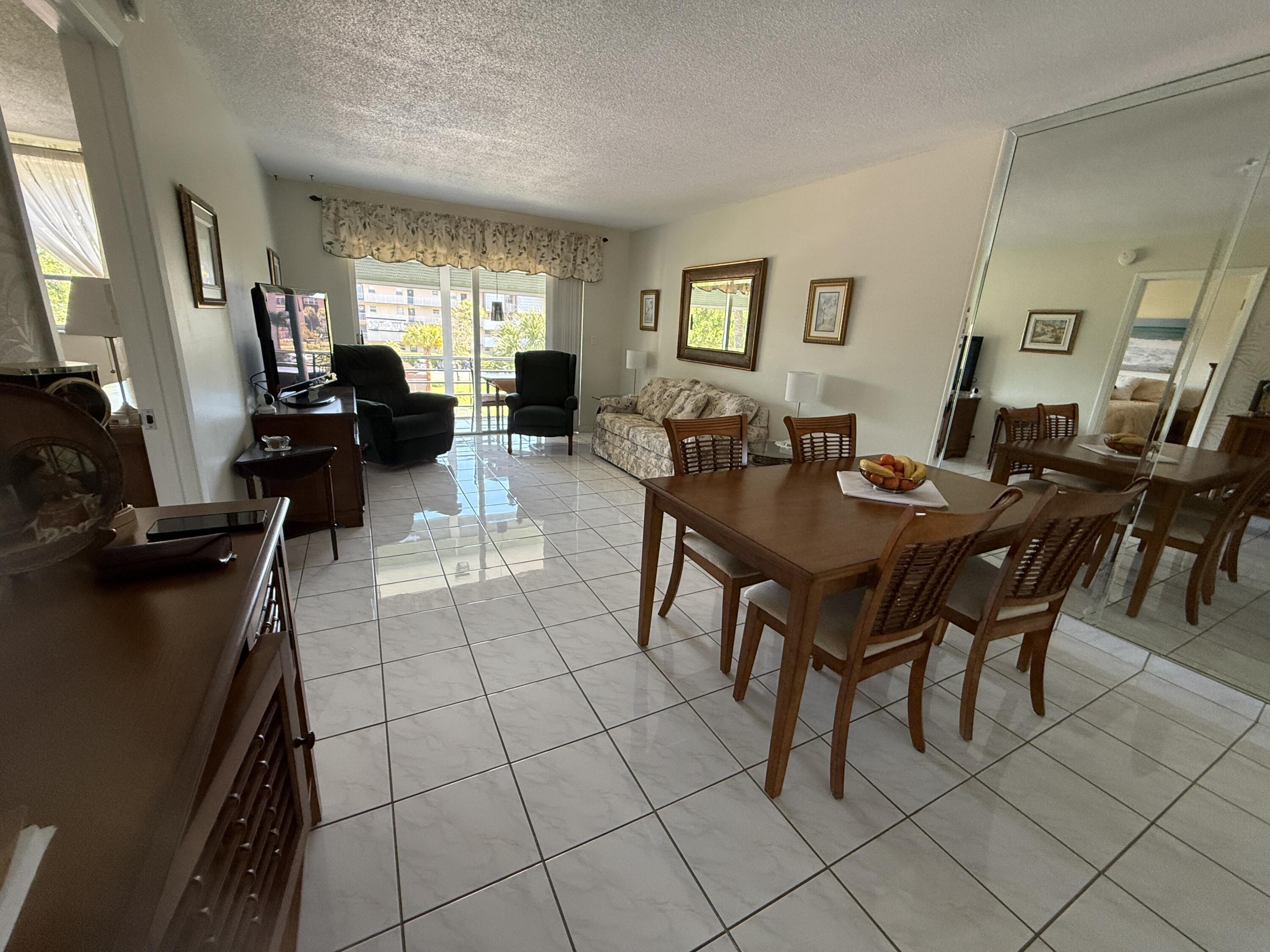 2861 NW 47th Terrace 304b, Lauderdale Lakes, FL 33313, Lauderdale Lakes - Photo 2