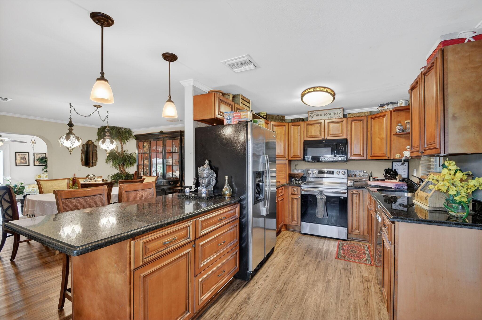 83 Andros Road, Palm Springs, FL 33461, Palm Springs - Photo 3