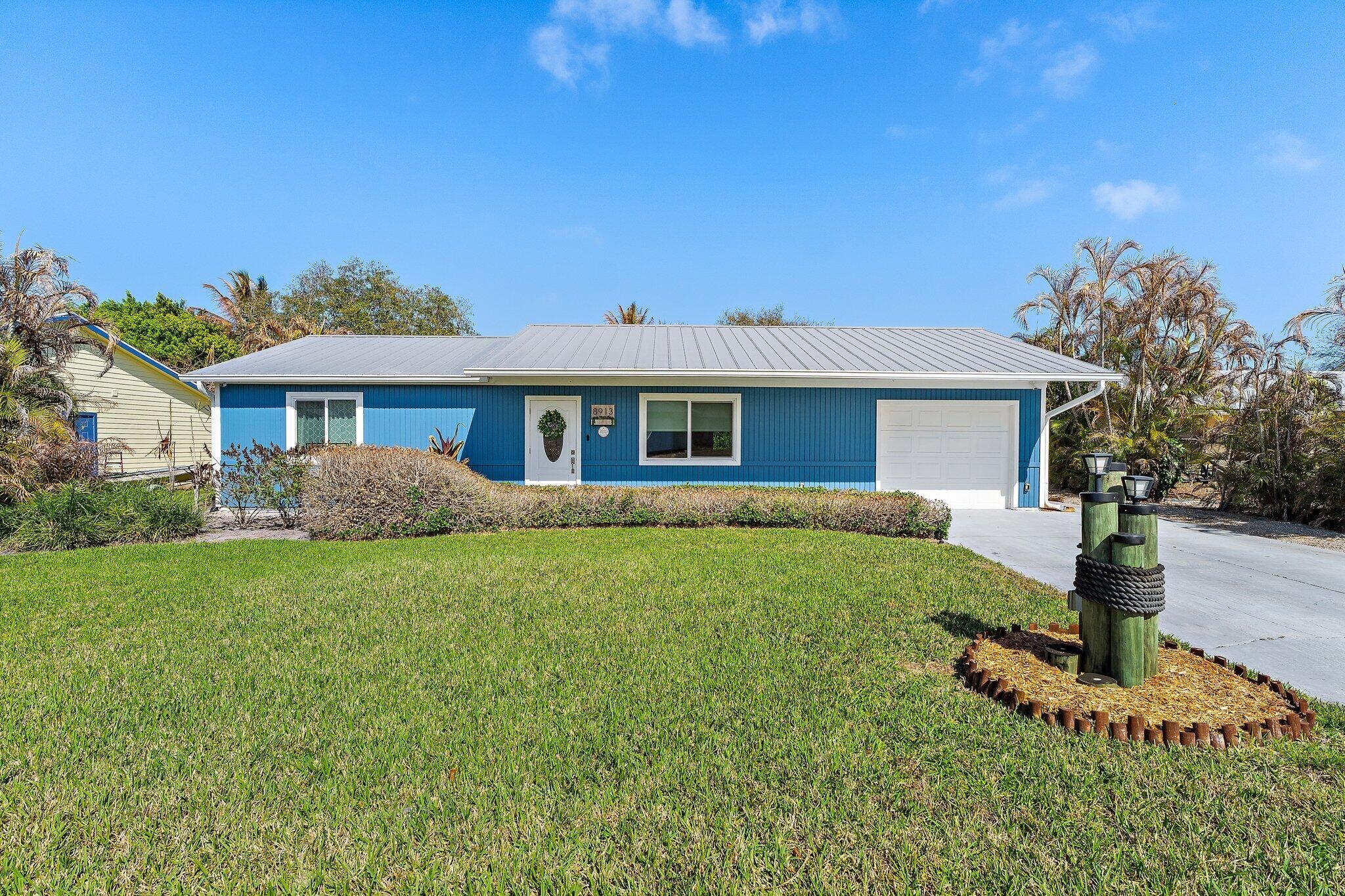 8913 SE Sandridge Avenue, Hobe Sound, FL 33455, Hobe Sound