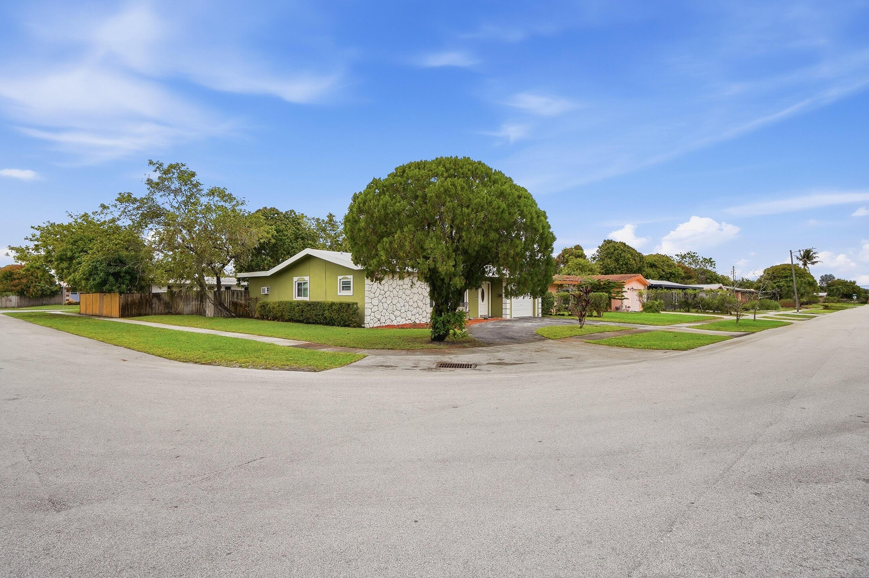 2301 NW 37th Avenue, Lauderdale Lakes, FL 33311, Lauderdale Lakes - Photo 2