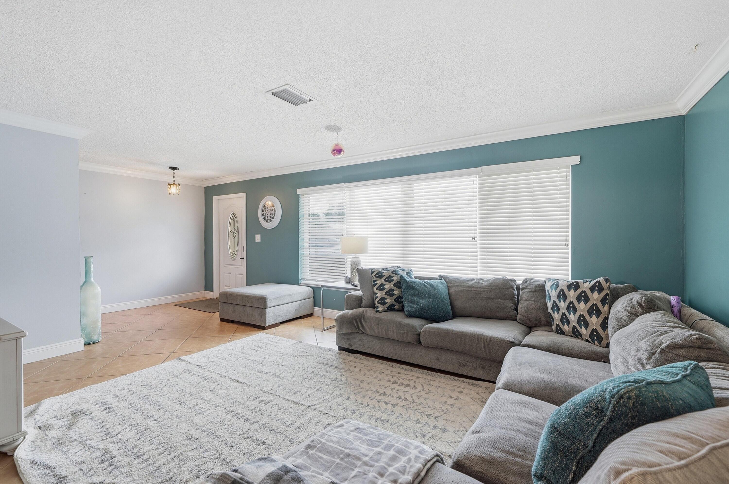 2301 NW 37th Avenue, Lauderdale Lakes, FL 33311, Lauderdale Lakes - Photo 5