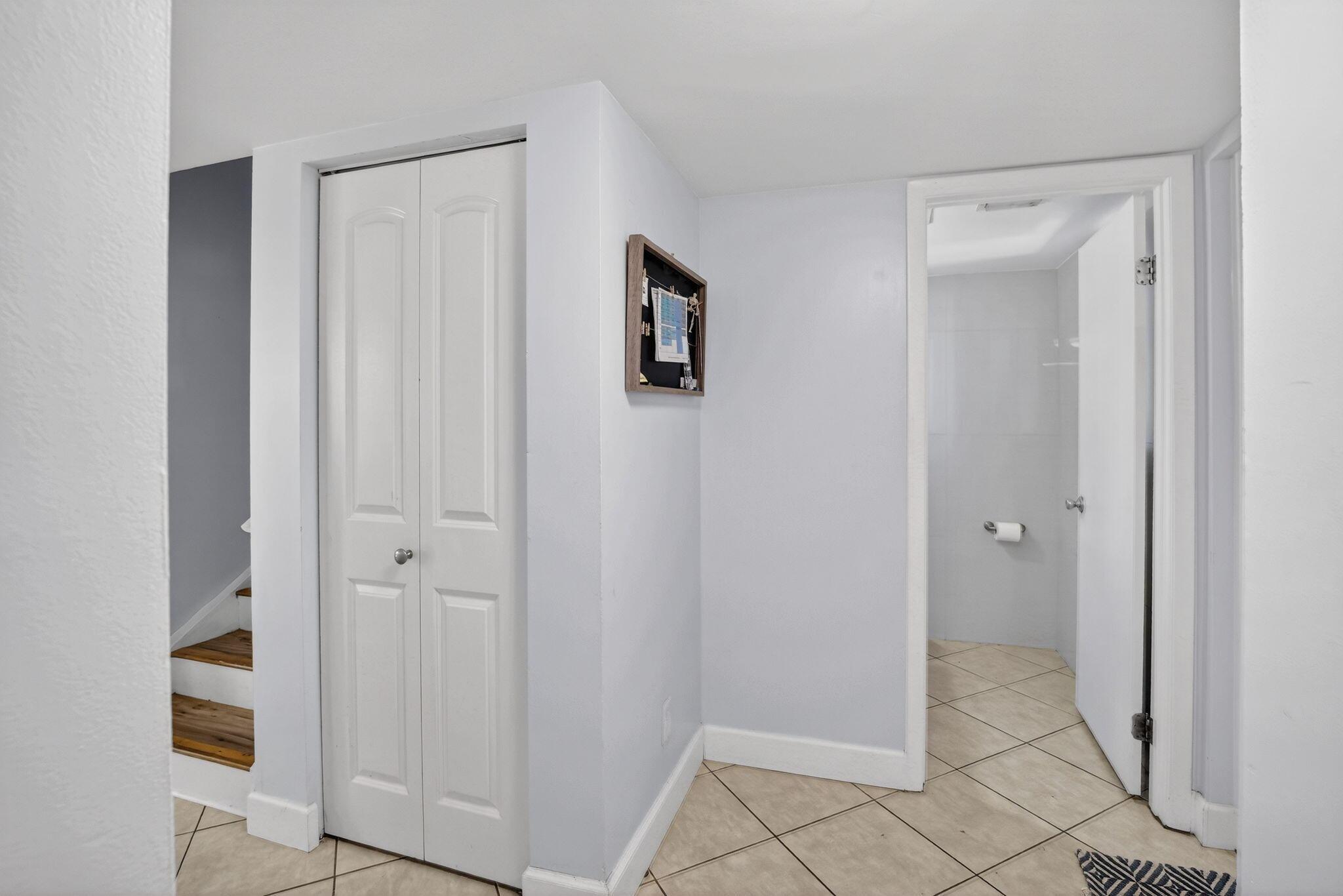 807 NW 91st Terrace NW 807, Plantation, FL 33324, Plantation - Photo 5