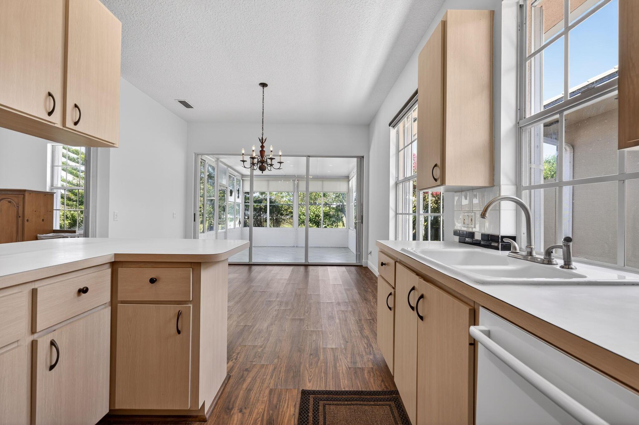 1065 Bedford Avenue, Palm Beach Gardens, FL 33403, Palm Beach Gardens - Photo 5