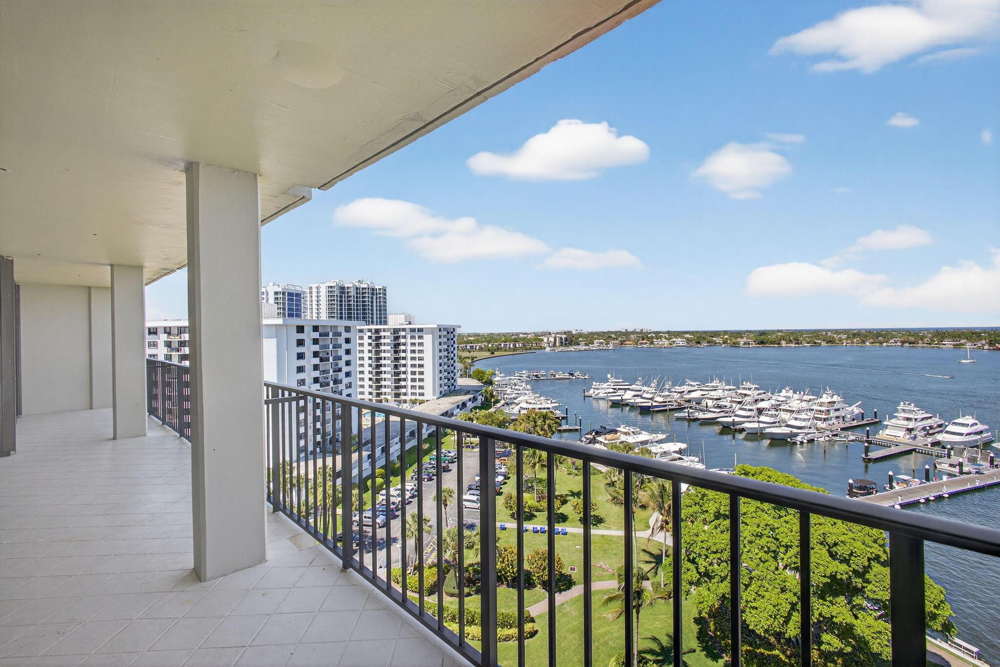134 Lakeshore Drive T14, North Palm Beach, FL 33408, North Palm Beach - Photo 2