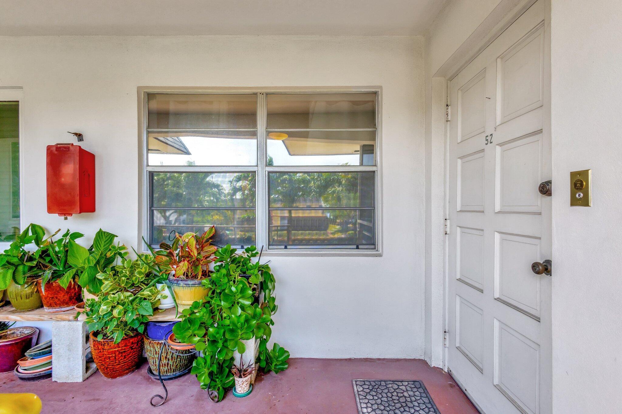 52 Plymouth F, West Palm Beach, FL 33417, West Palm Beach - Photo 2