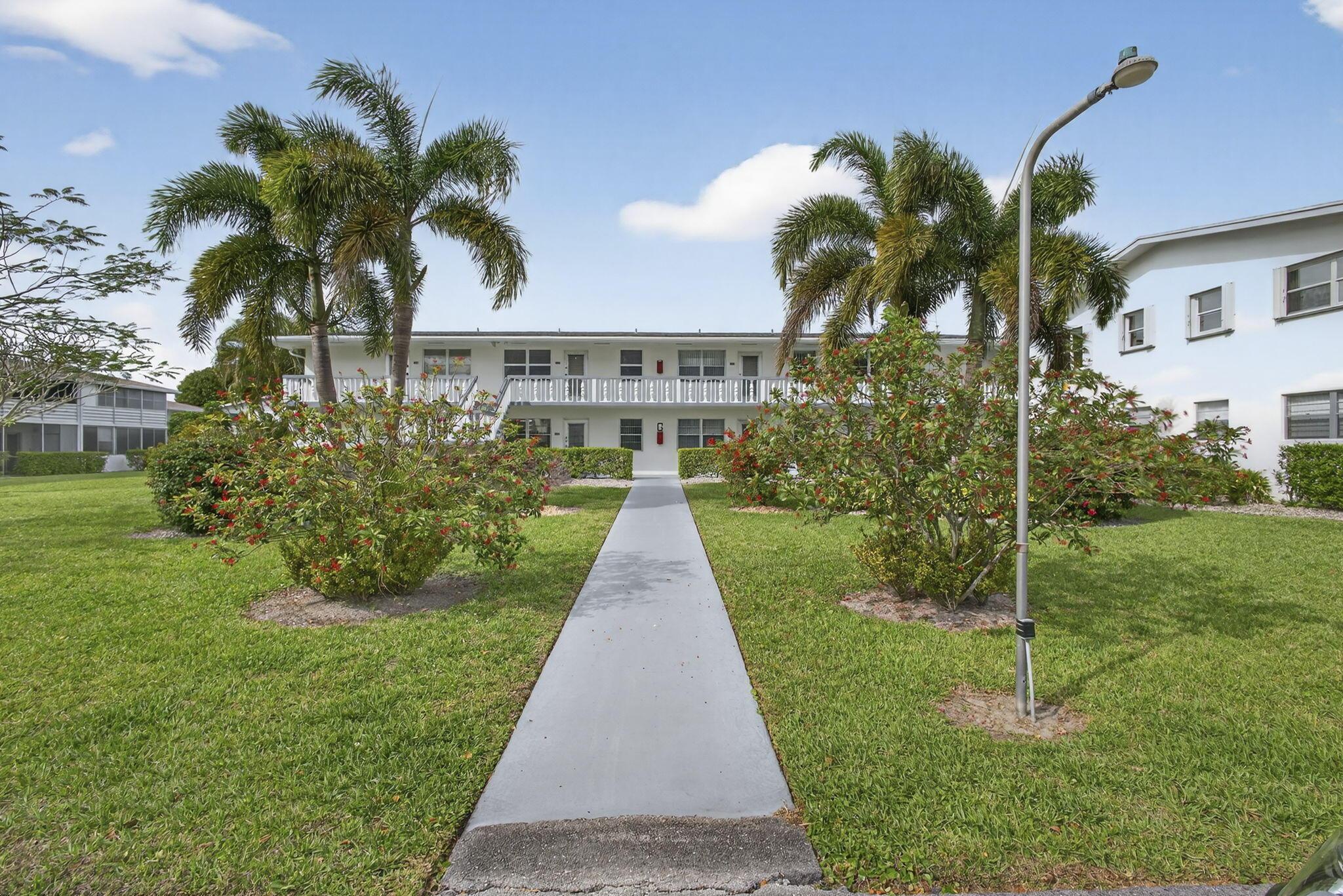 155 Windsor G, West Palm Beach, FL 33417, West Palm Beach - Photo 2