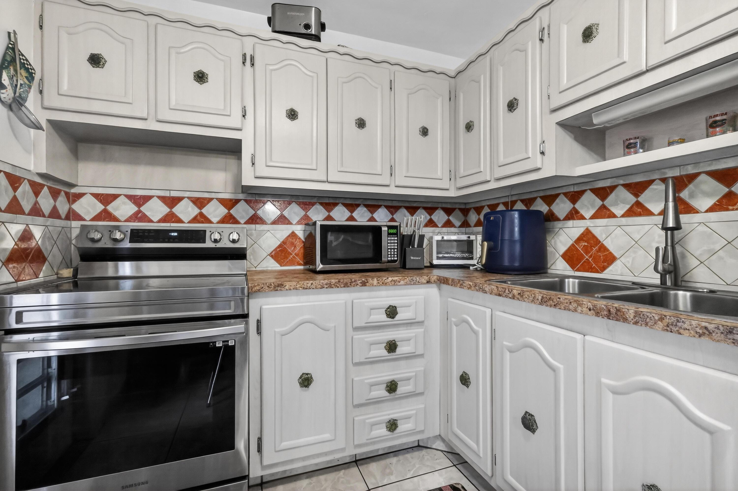 3990 NW 42nd Avenue Apt 304, Lauderdale Lakes, FL 33319, Lauderdale Lakes