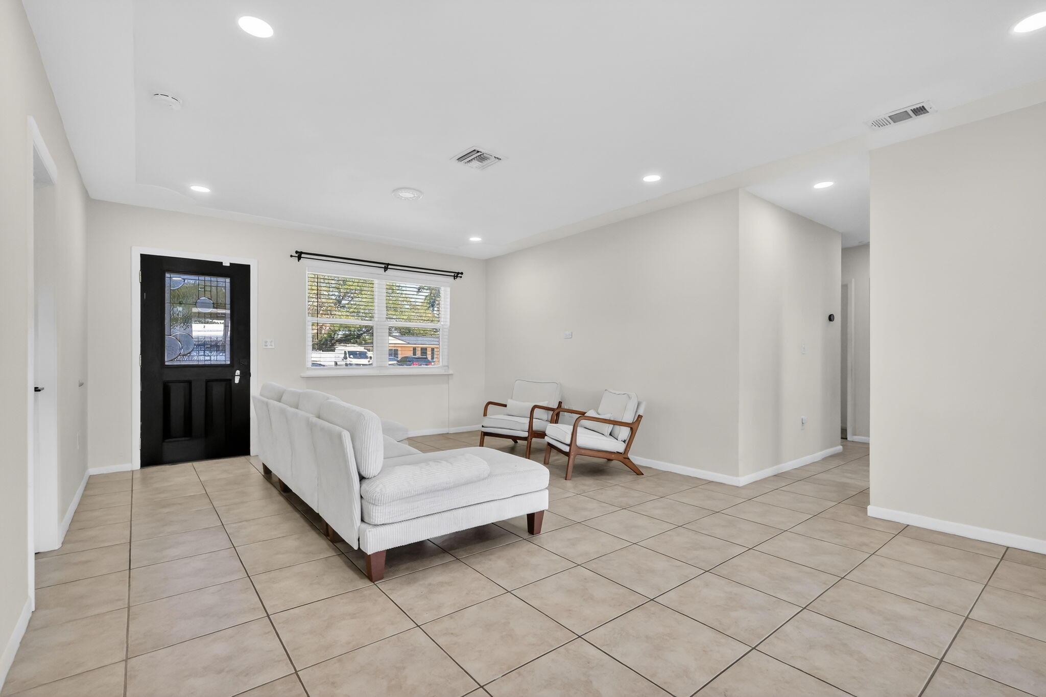 353 Shady Lane Road, Palm Springs, FL 33461, Palm Springs - Photo 4