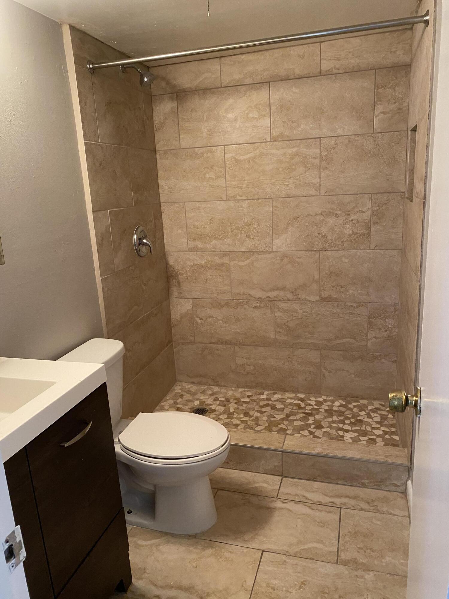 410 Wilma Circle, Riviera Beach, FL 33404, Riviera Beach - Photo 3