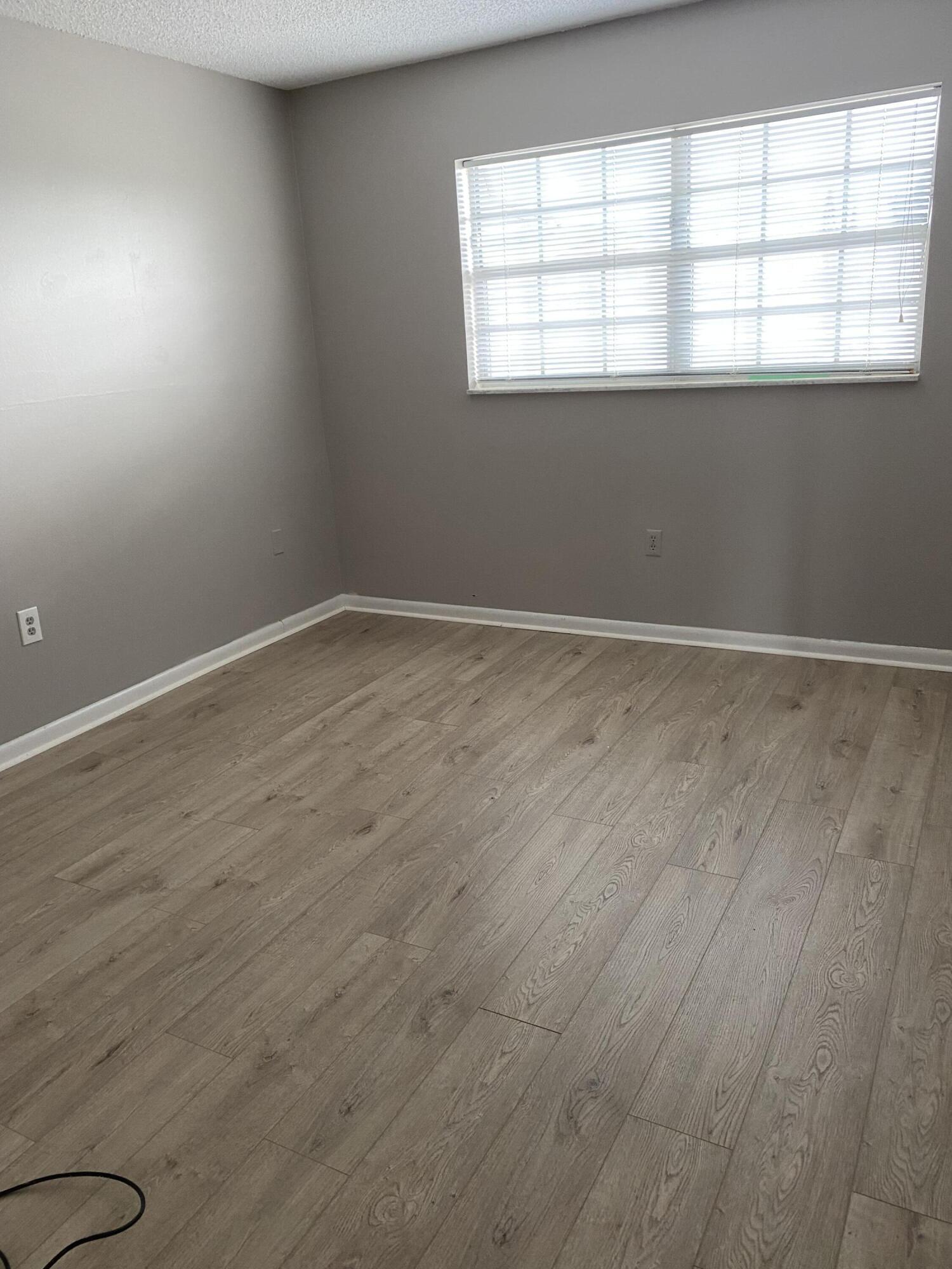 410 Wilma Circle, Riviera Beach, FL 33404, Riviera Beach - Photo 4