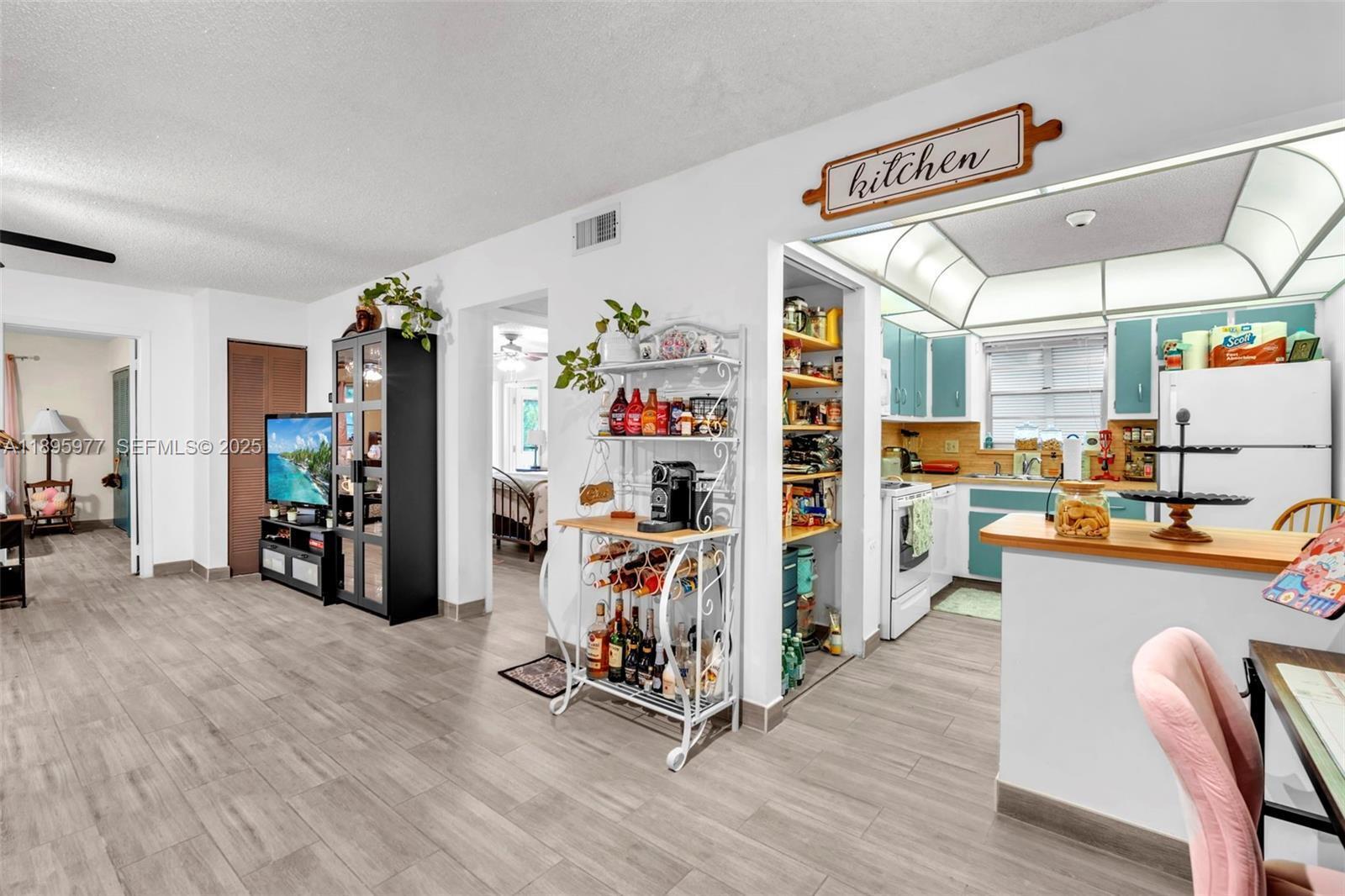 2324 Van Buren Street 204, Hollywood, FL 33020, Hollywood - Photo 5