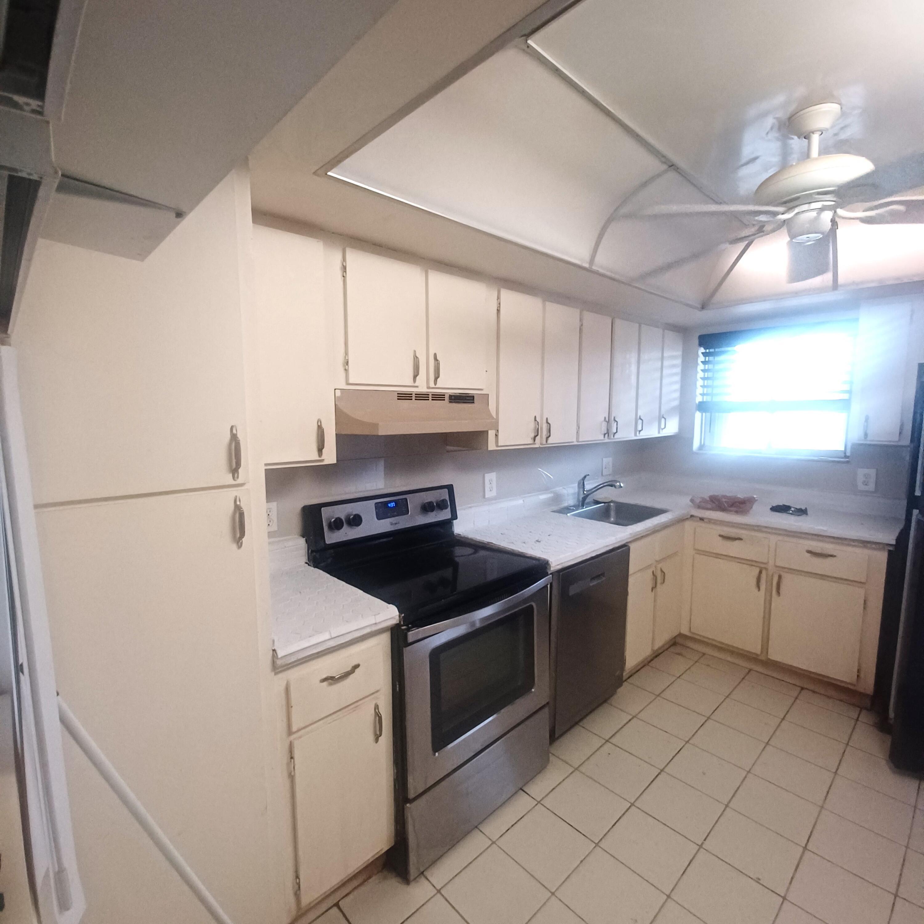3186 Via Poinciana 311, Greenacres, FL 33467, Greenacres - Photo 3