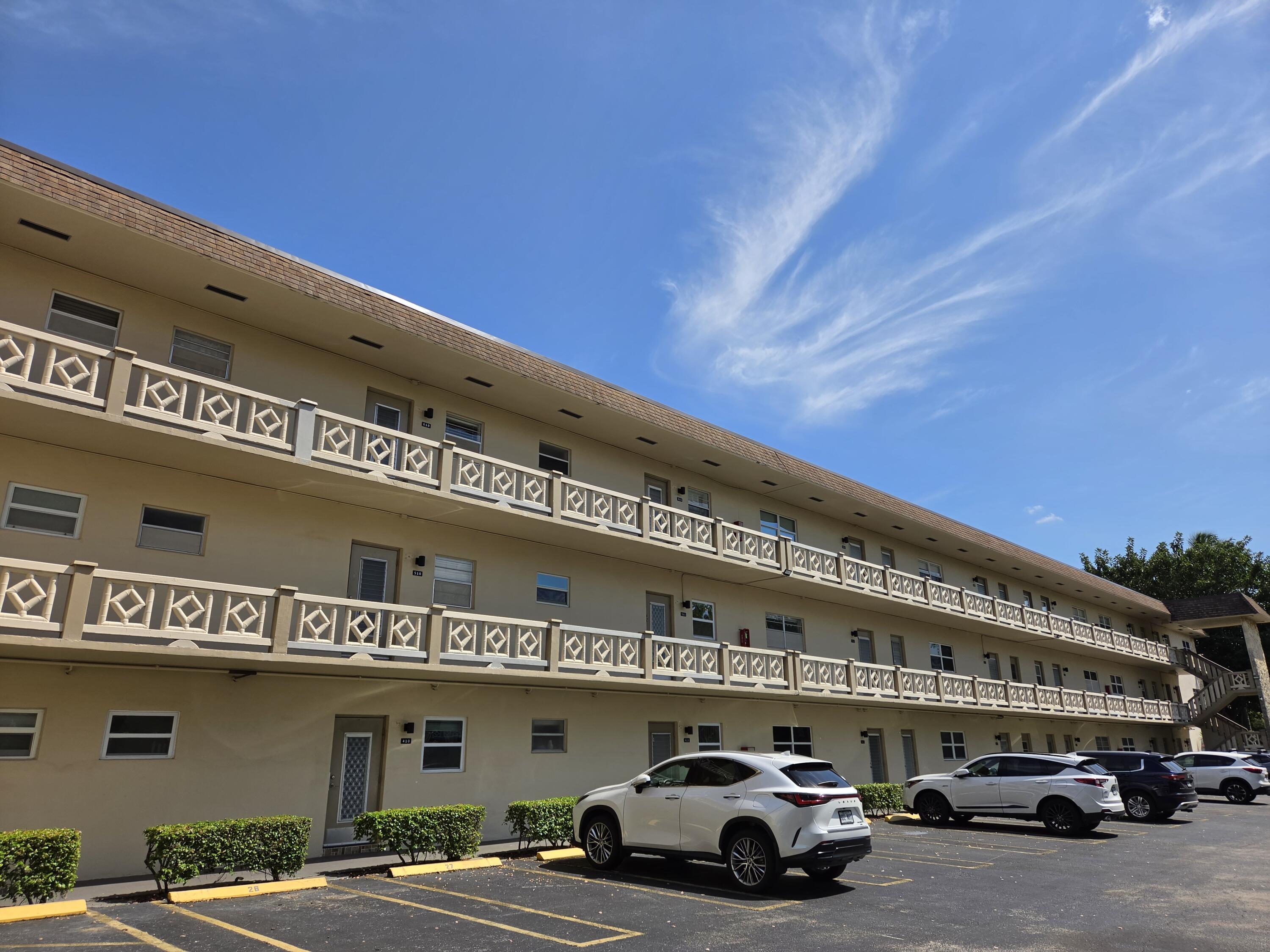 3400 NW 48th Avenue 512, Lauderdale Lakes, FL 33319, Lauderdale Lakes