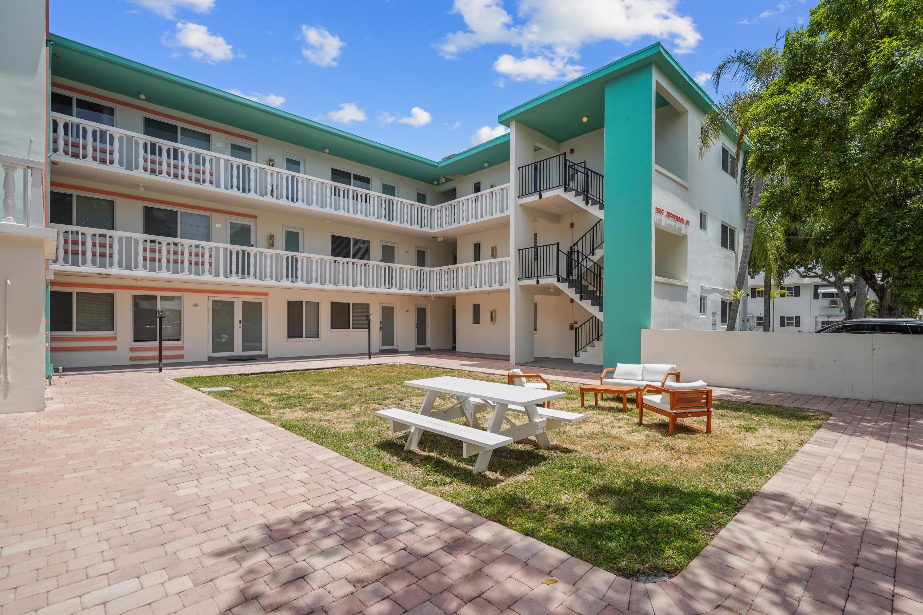 1857 Jefferson Street 201, Hollywood, FL 33020, Hollywood - Photo 2