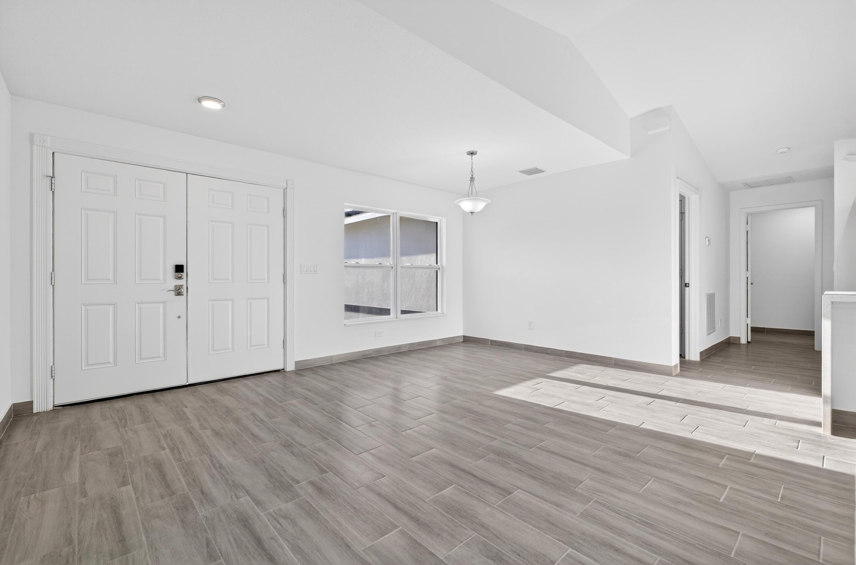 8316 103rd Avenue, Vero Beach, FL 32967, Vero Beach - Photo 5