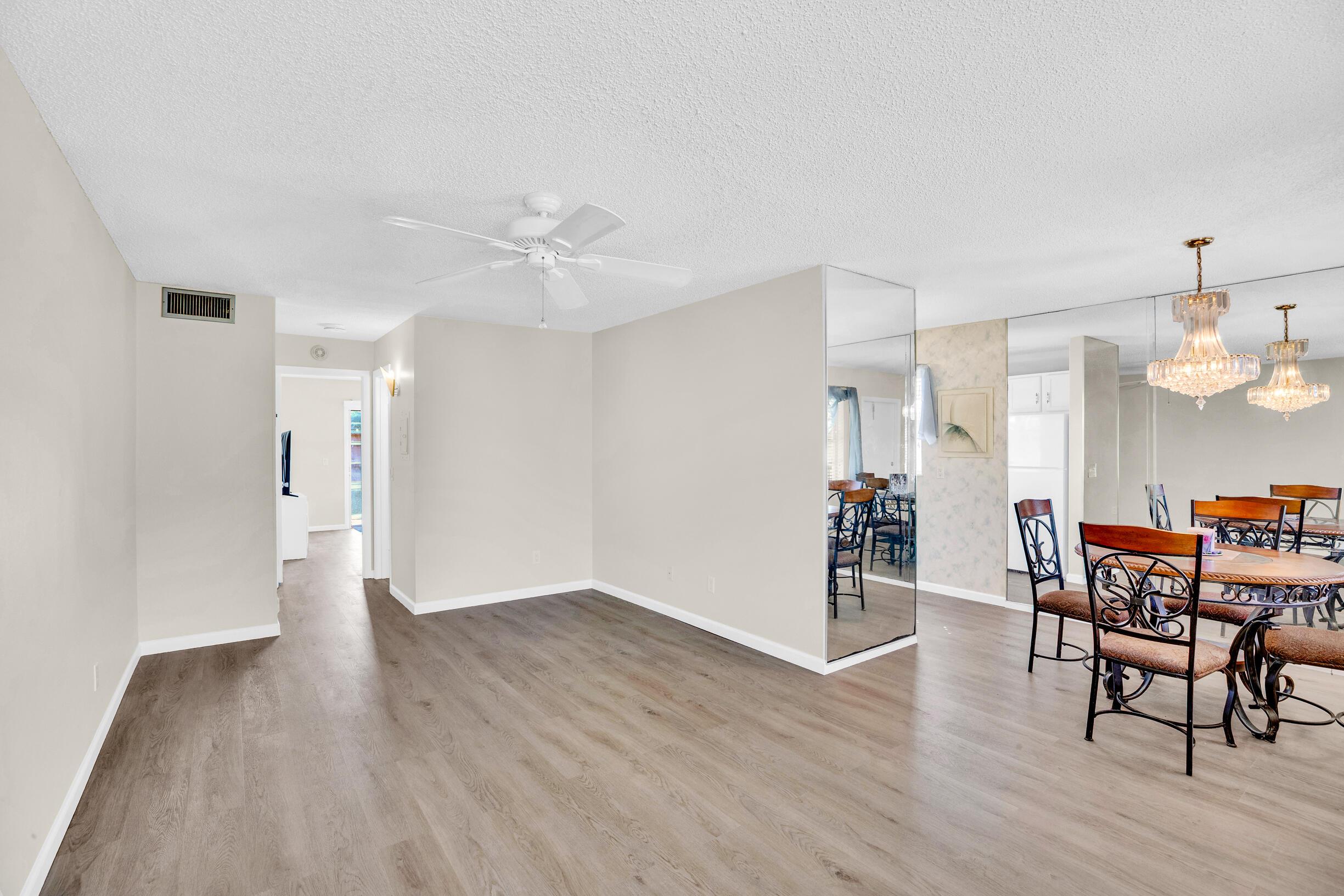 18 Vista Gardens Trail 205, Vero Beach, FL 32962, Vero Beach - Photo 2